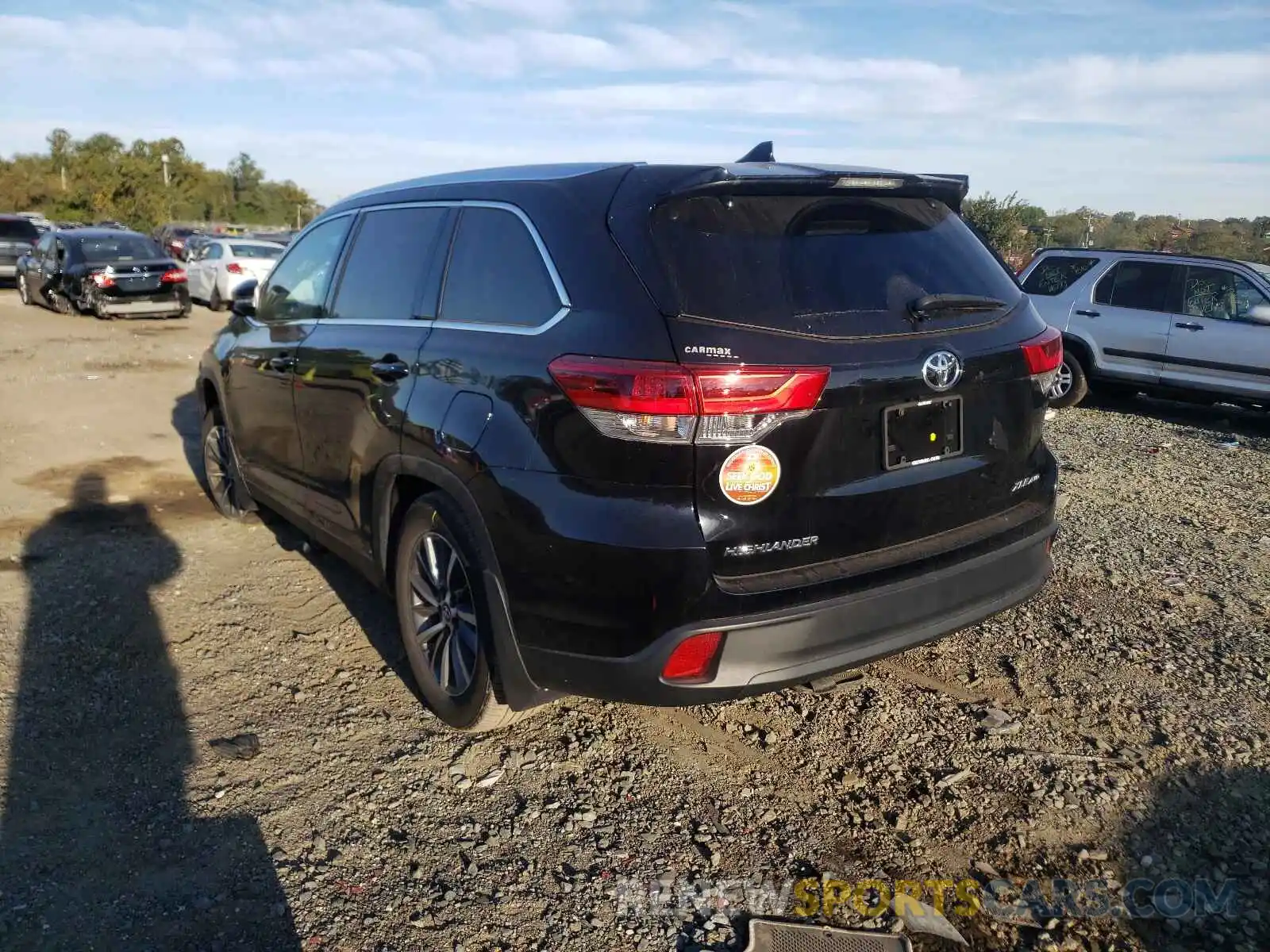 3 Photograph of a damaged car 5TDJZRFH1KS992967 TOYOTA HIGHLANDER 2019