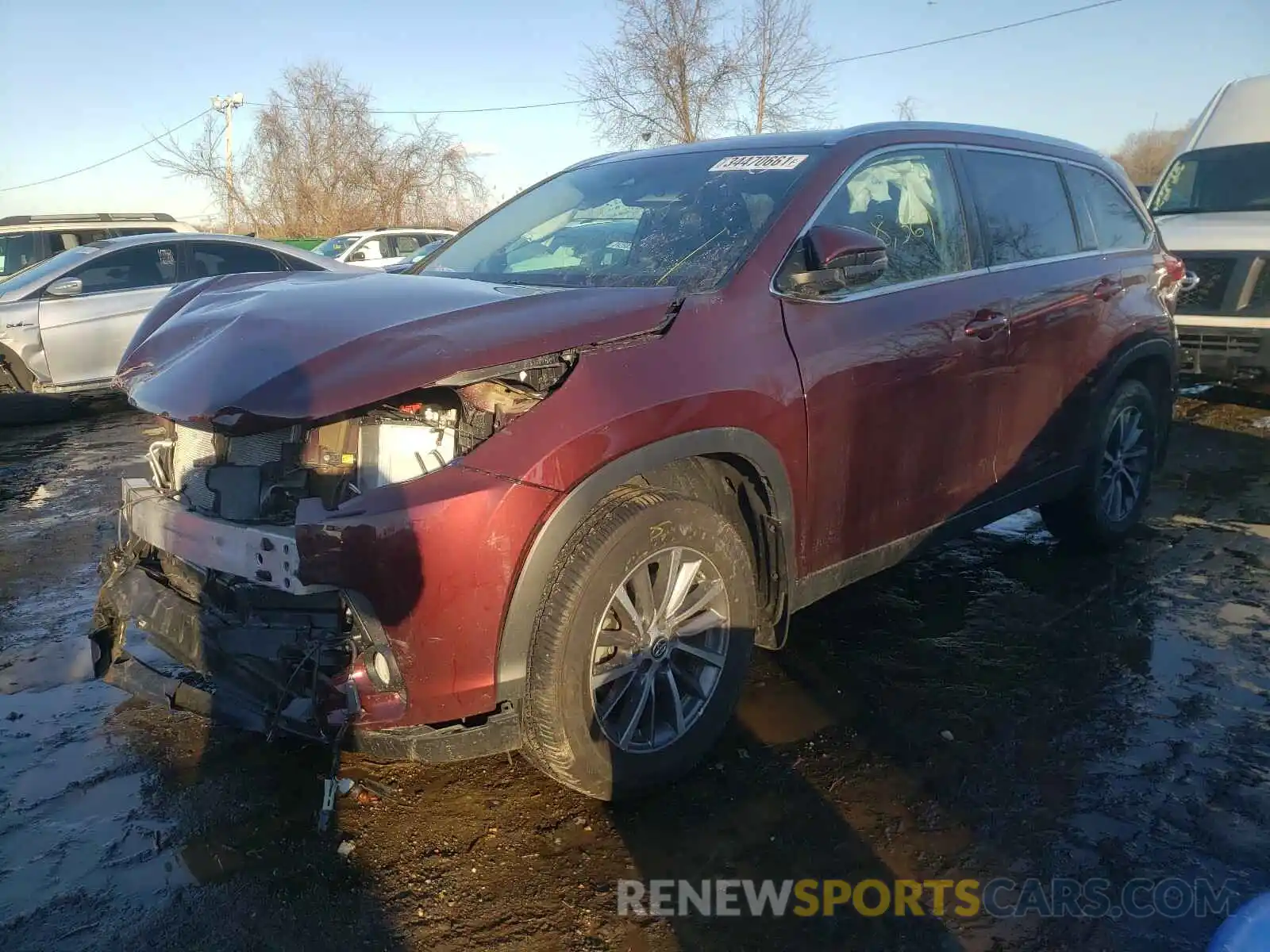 2 Photograph of a damaged car 5TDJZRFH1KS994590 TOYOTA HIGHLANDER 2019