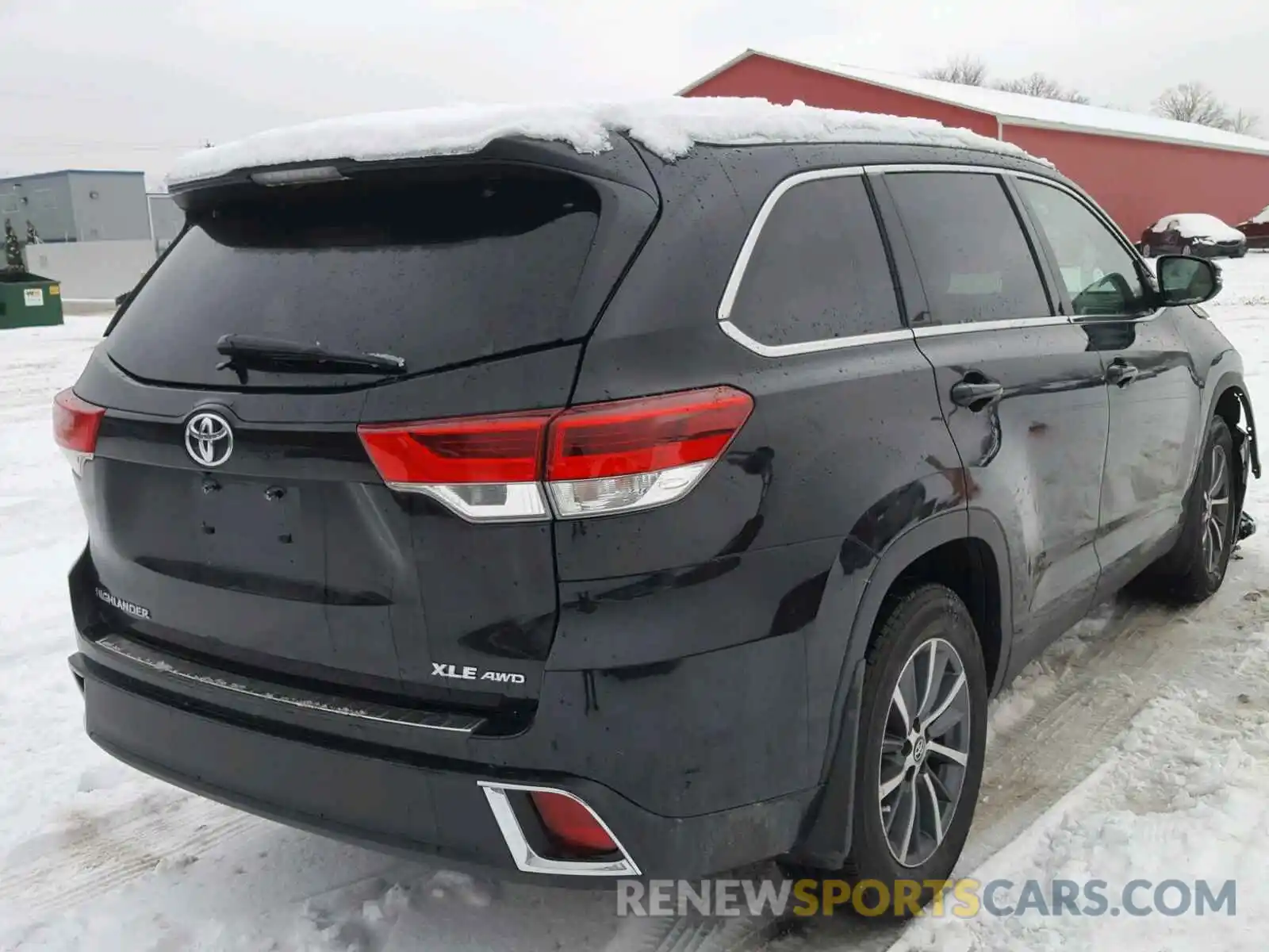 4 Photograph of a damaged car 5TDJZRFH2KS562686 TOYOTA HIGHLANDER 2019