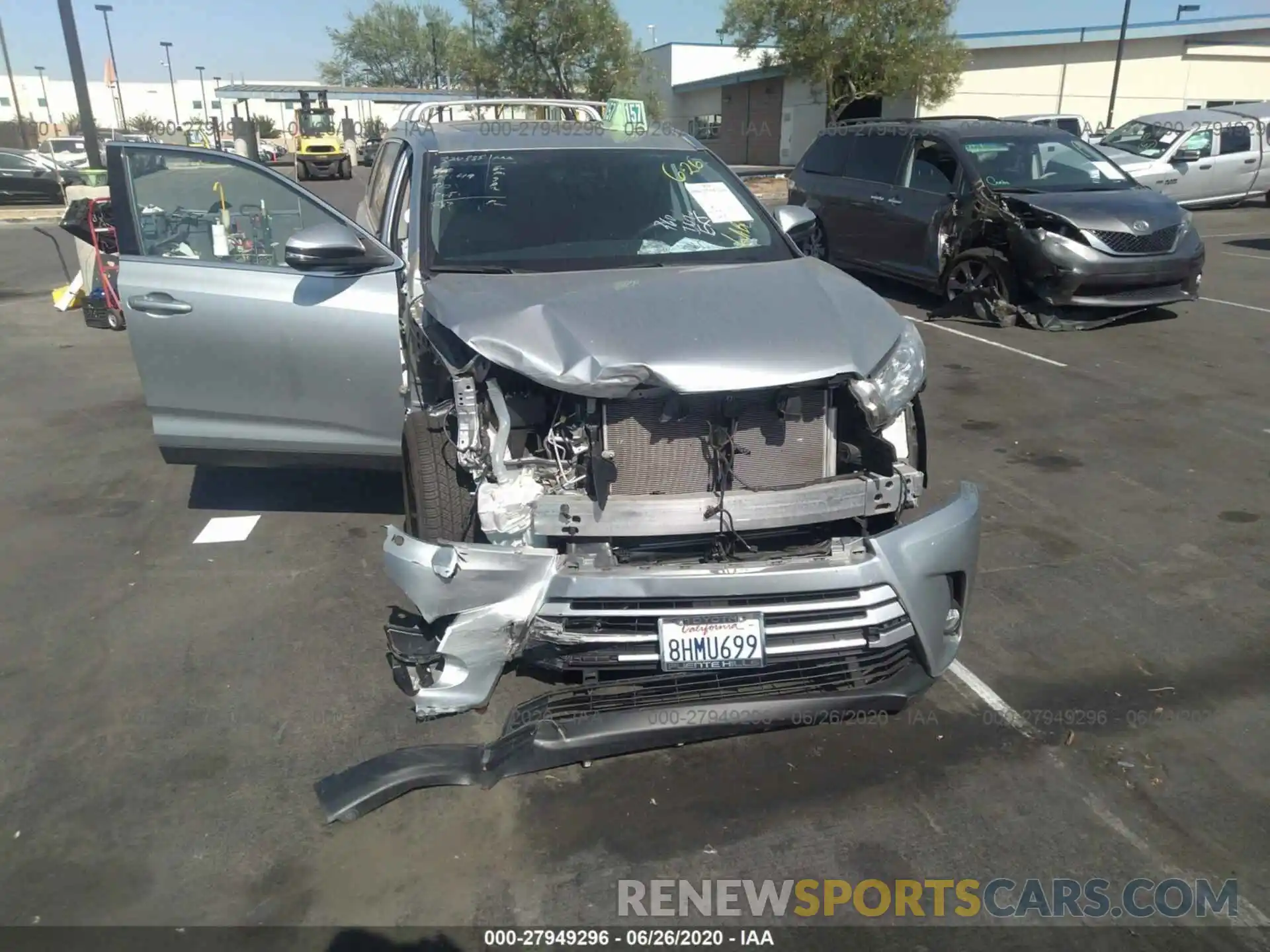 6 Photograph of a damaged car 5TDJZRFH2KS563630 TOYOTA HIGHLANDER 2019