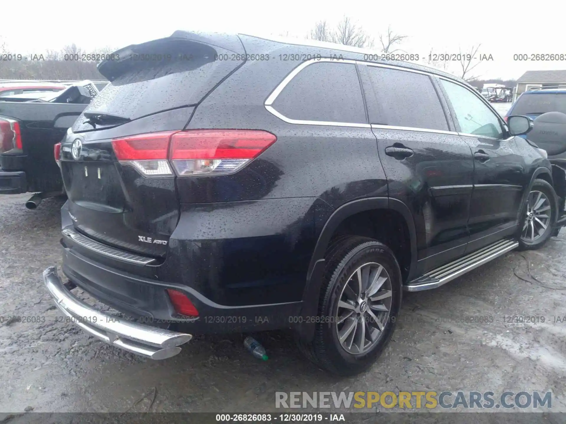 4 Photograph of a damaged car 5TDJZRFH2KS565734 TOYOTA HIGHLANDER 2019