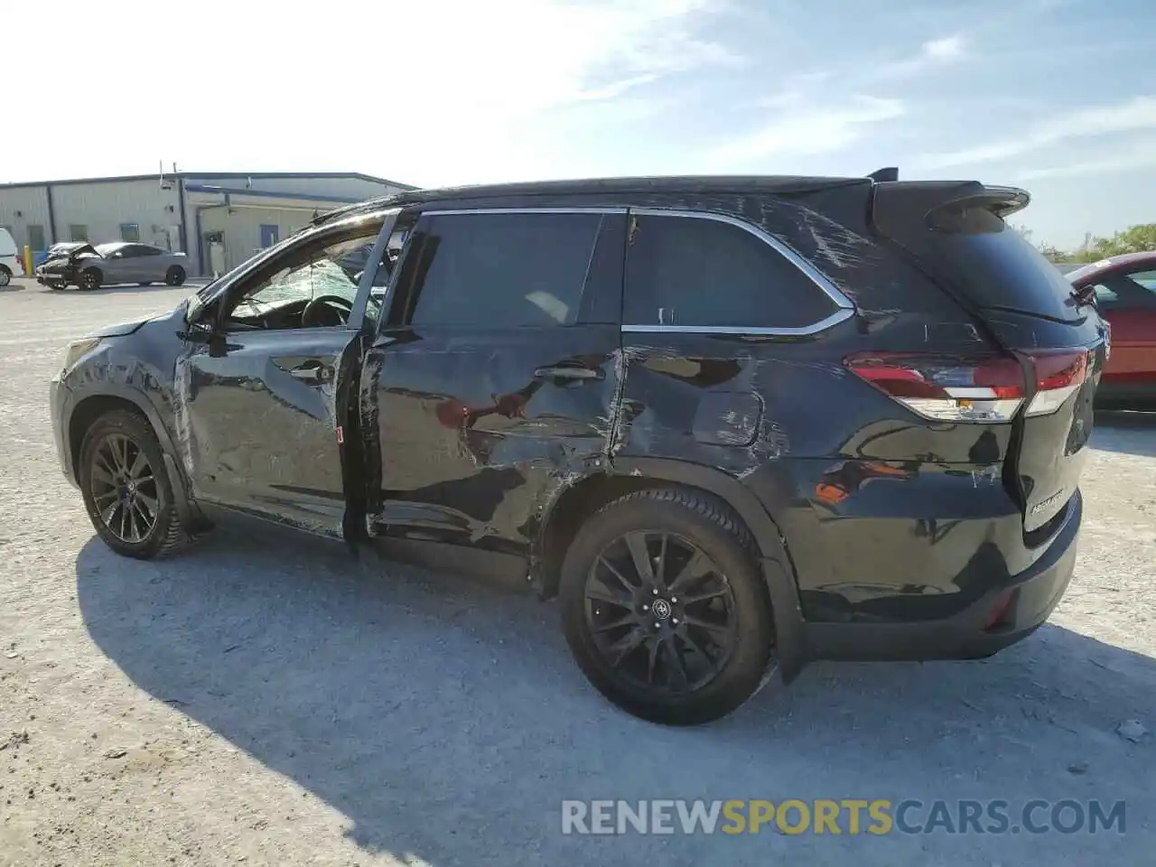 2 Photograph of a damaged car 5TDJZRFH2KS570254 TOYOTA HIGHLANDER 2019