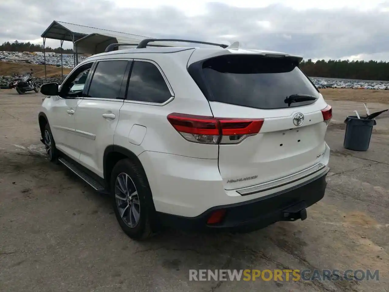 3 Photograph of a damaged car 5TDJZRFH2KS570576 TOYOTA HIGHLANDER 2019