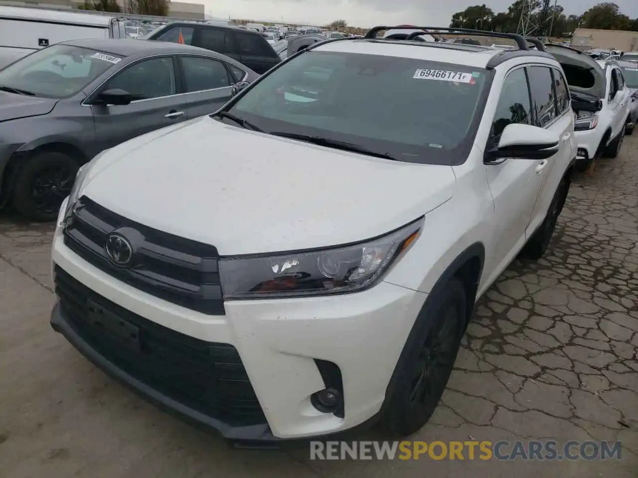 2 Photograph of a damaged car 5TDJZRFH2KS571243 TOYOTA HIGHLANDER 2019