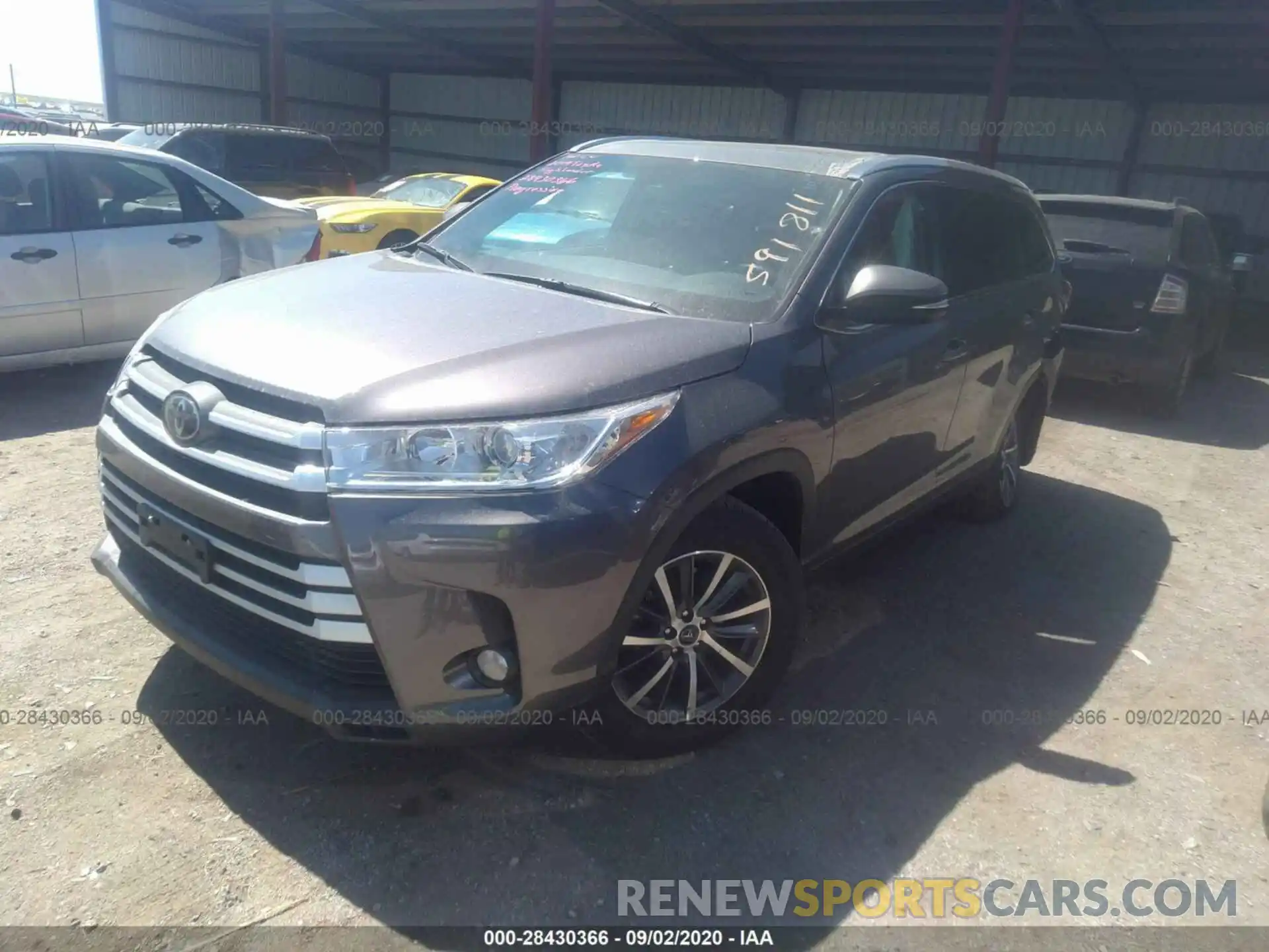 2 Photograph of a damaged car 5TDJZRFH2KS571257 TOYOTA HIGHLANDER 2019