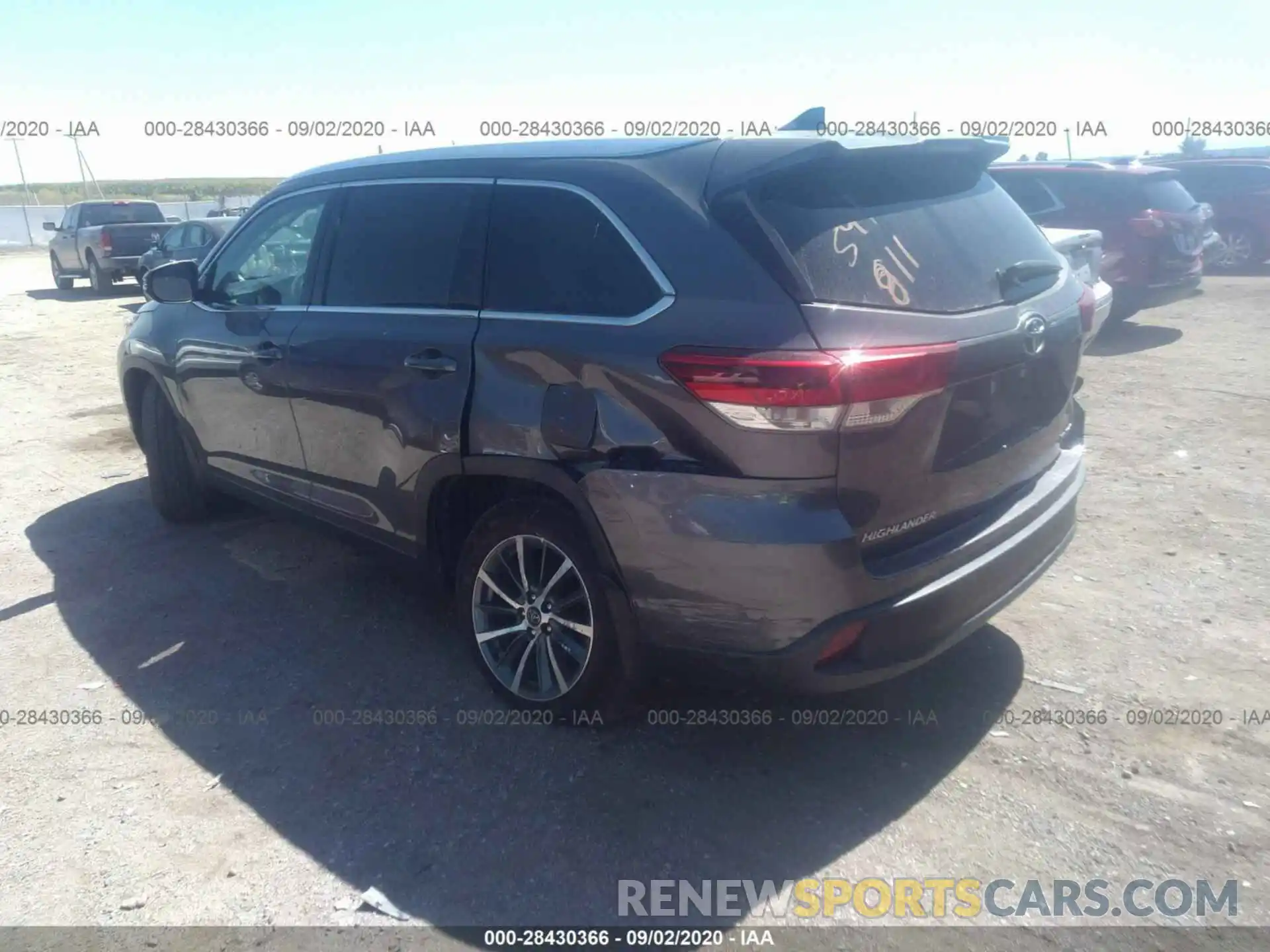 3 Photograph of a damaged car 5TDJZRFH2KS571257 TOYOTA HIGHLANDER 2019