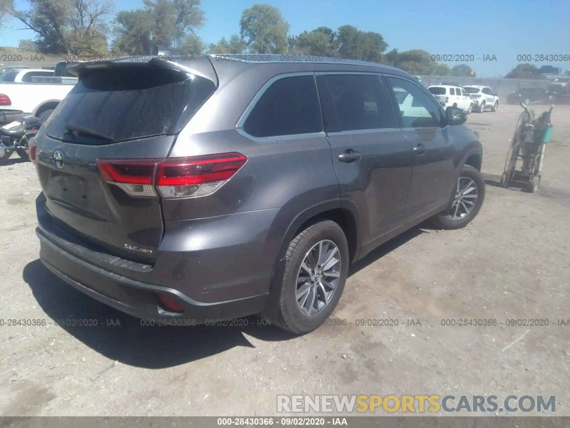 4 Photograph of a damaged car 5TDJZRFH2KS571257 TOYOTA HIGHLANDER 2019