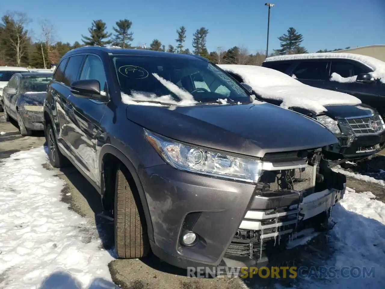 1 Photograph of a damaged car 5TDJZRFH2KS571677 TOYOTA HIGHLANDER 2019