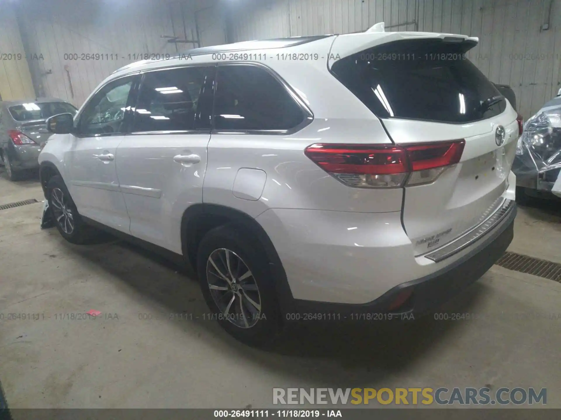 3 Photograph of a damaged car 5TDJZRFH2KS572165 TOYOTA HIGHLANDER 2019