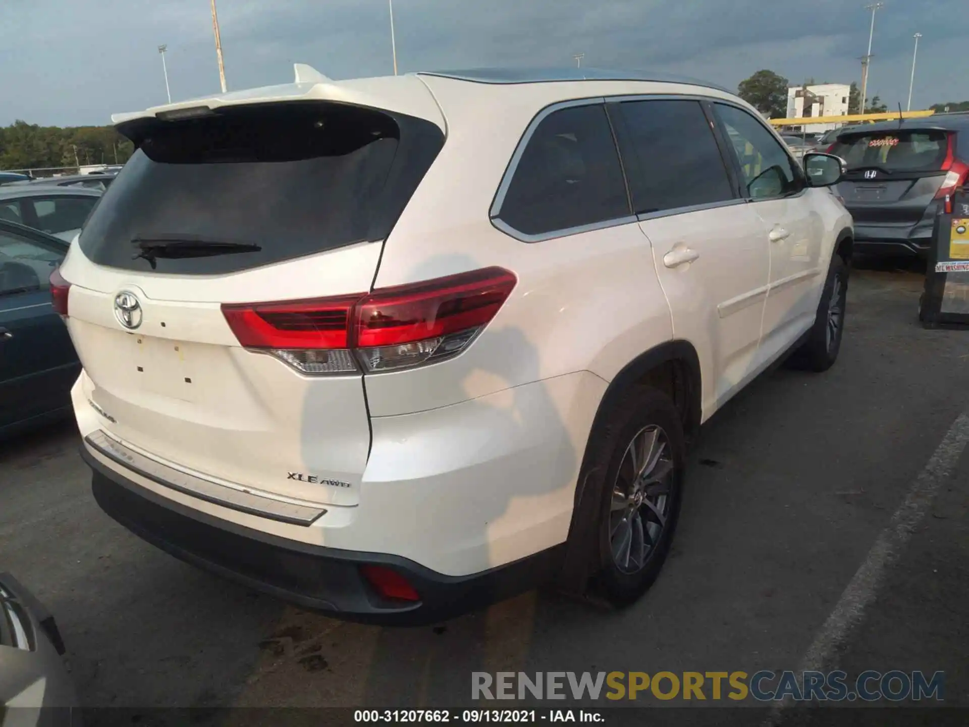 4 Фотография поврежденного автомобиля 5TDJZRFH2KS574076 TOYOTA HIGHLANDER 2019