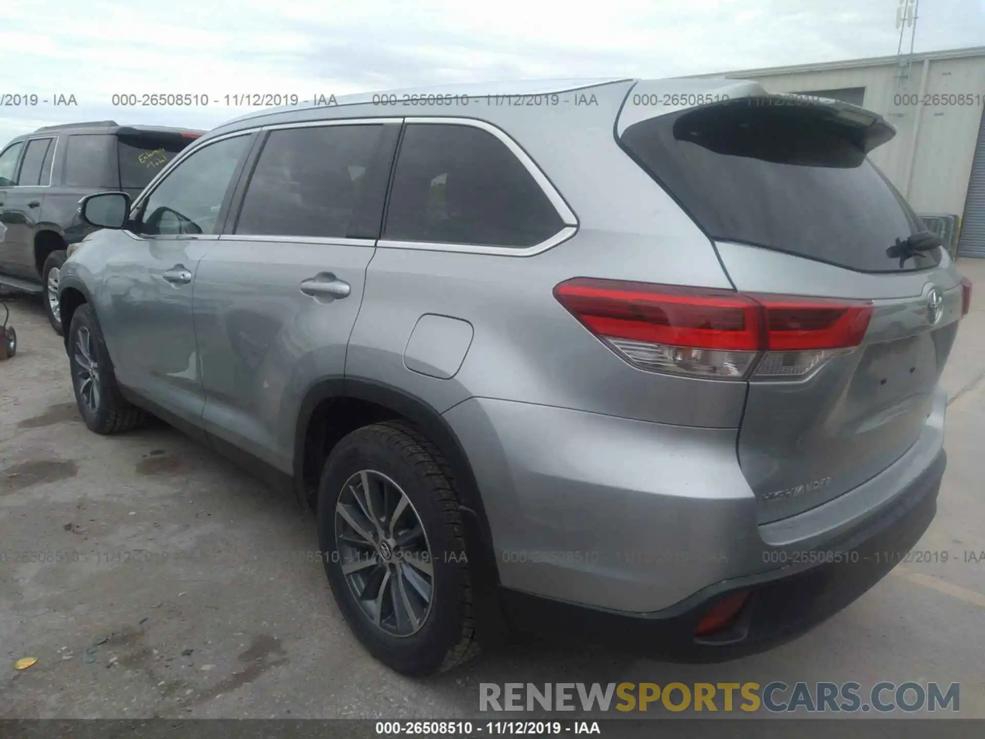 3 Photograph of a damaged car 5TDJZRFH2KS577012 TOYOTA HIGHLANDER 2019