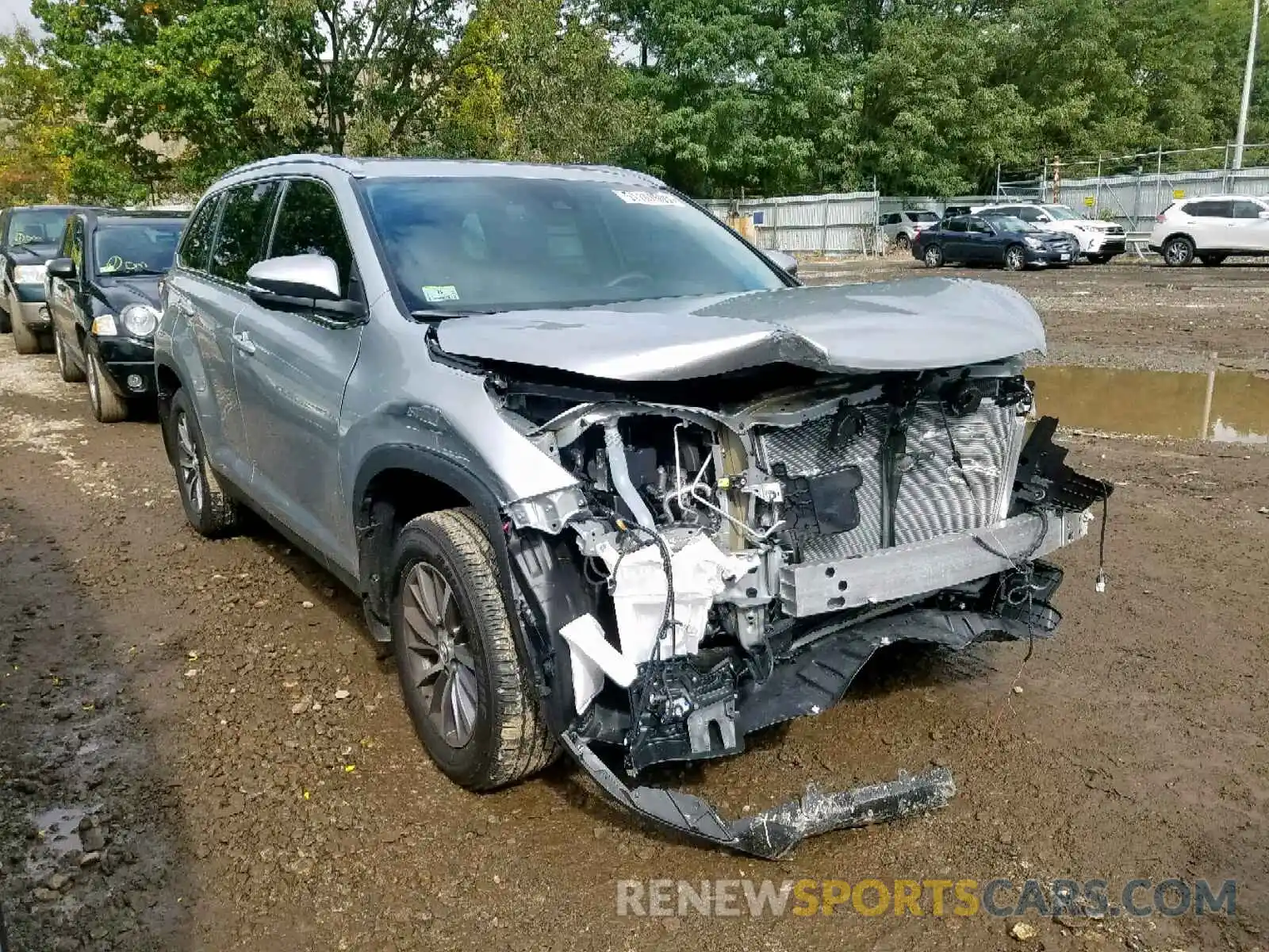 1 Photograph of a damaged car 5TDJZRFH2KS578175 TOYOTA HIGHLANDER 2019