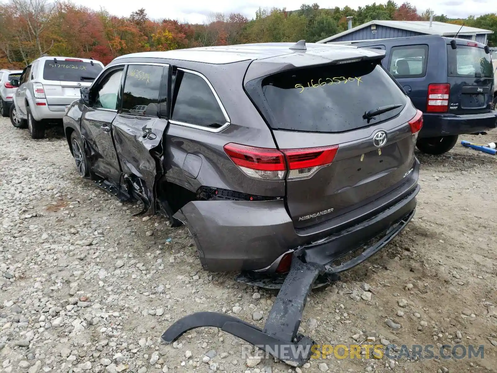 3 Photograph of a damaged car 5TDJZRFH2KS579200 TOYOTA HIGHLANDER 2019