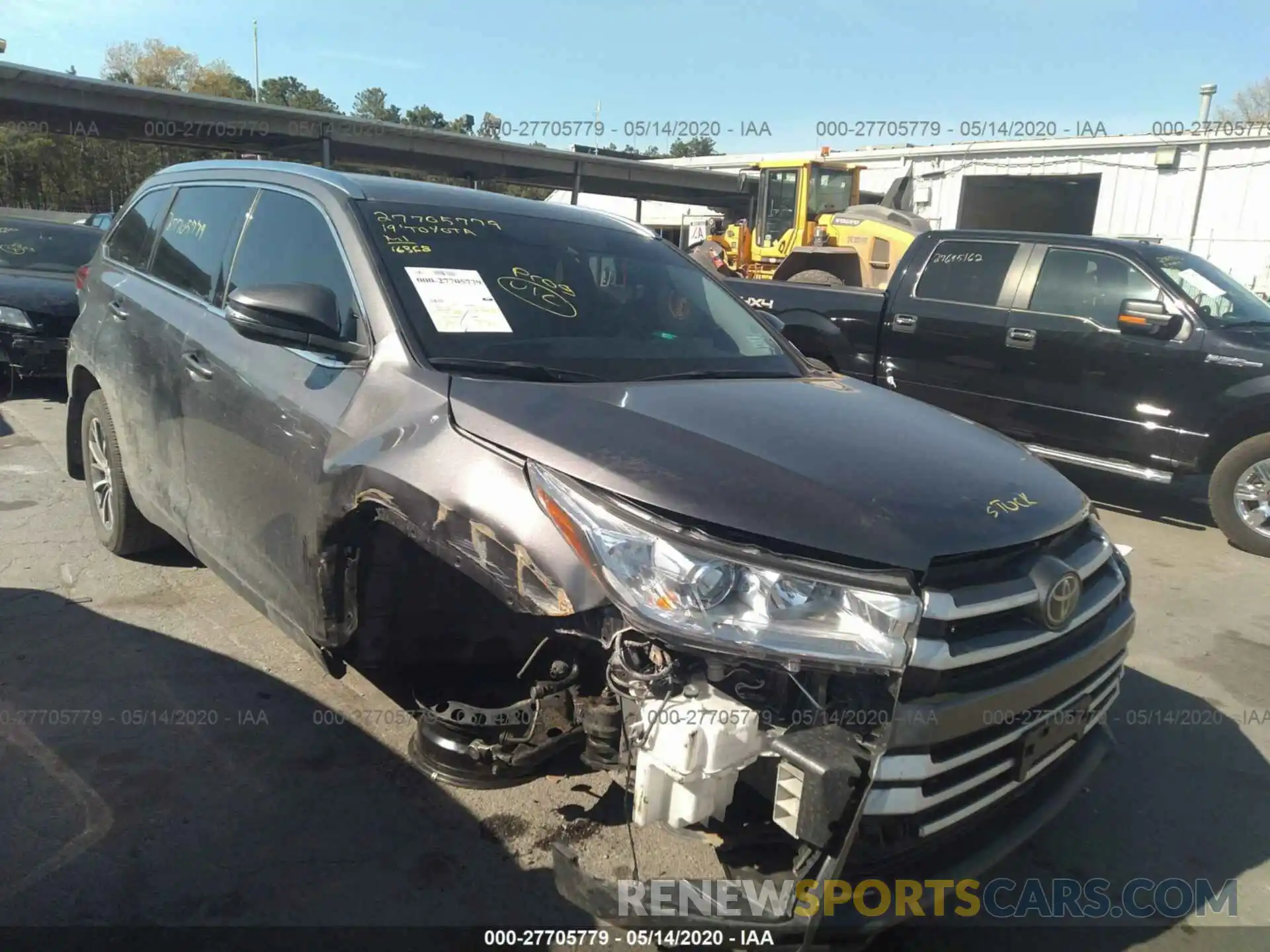 1 Photograph of a damaged car 5TDJZRFH2KS580993 TOYOTA HIGHLANDER 2019