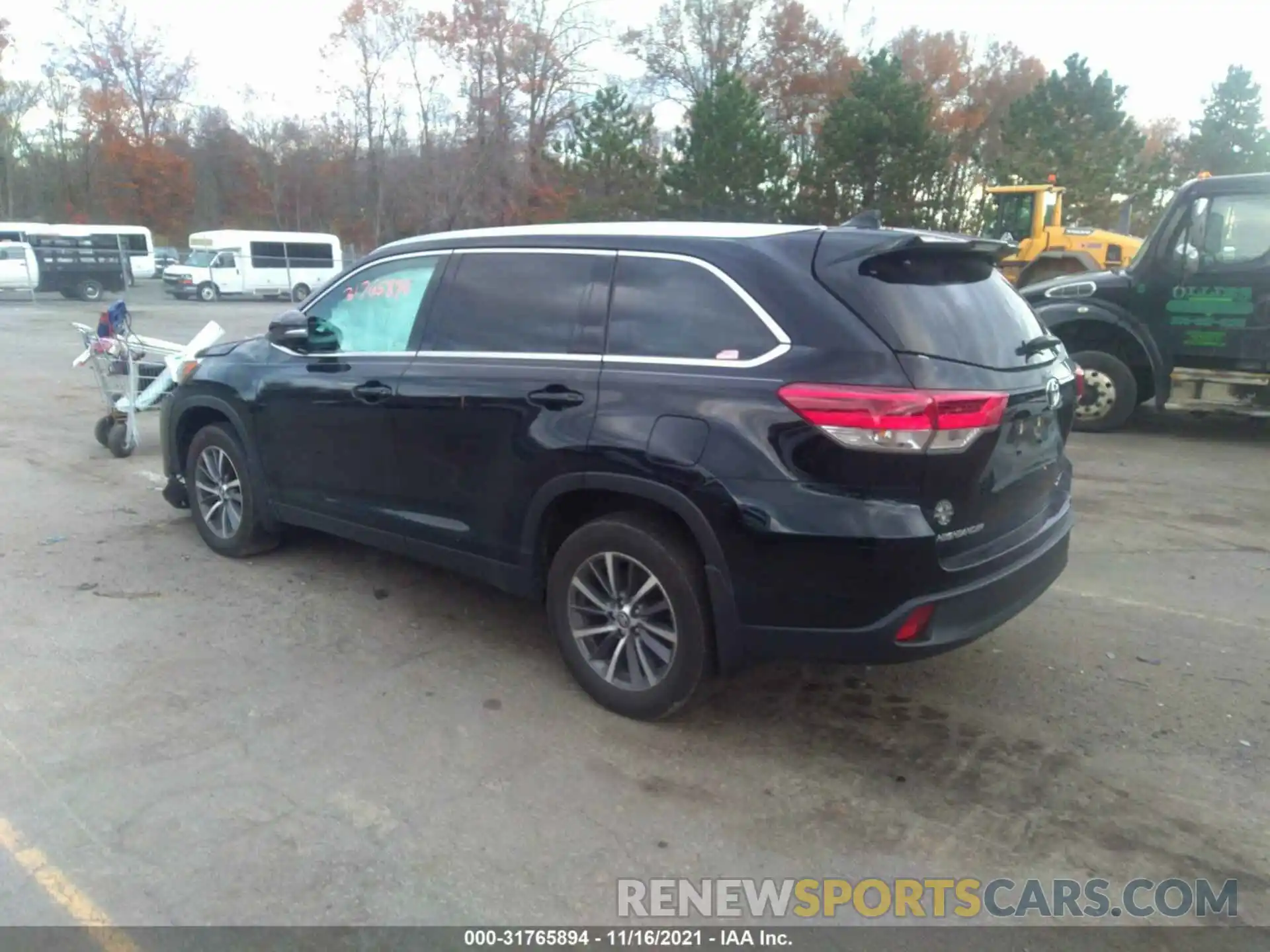 3 Photograph of a damaged car 5TDJZRFH2KS582095 TOYOTA HIGHLANDER 2019