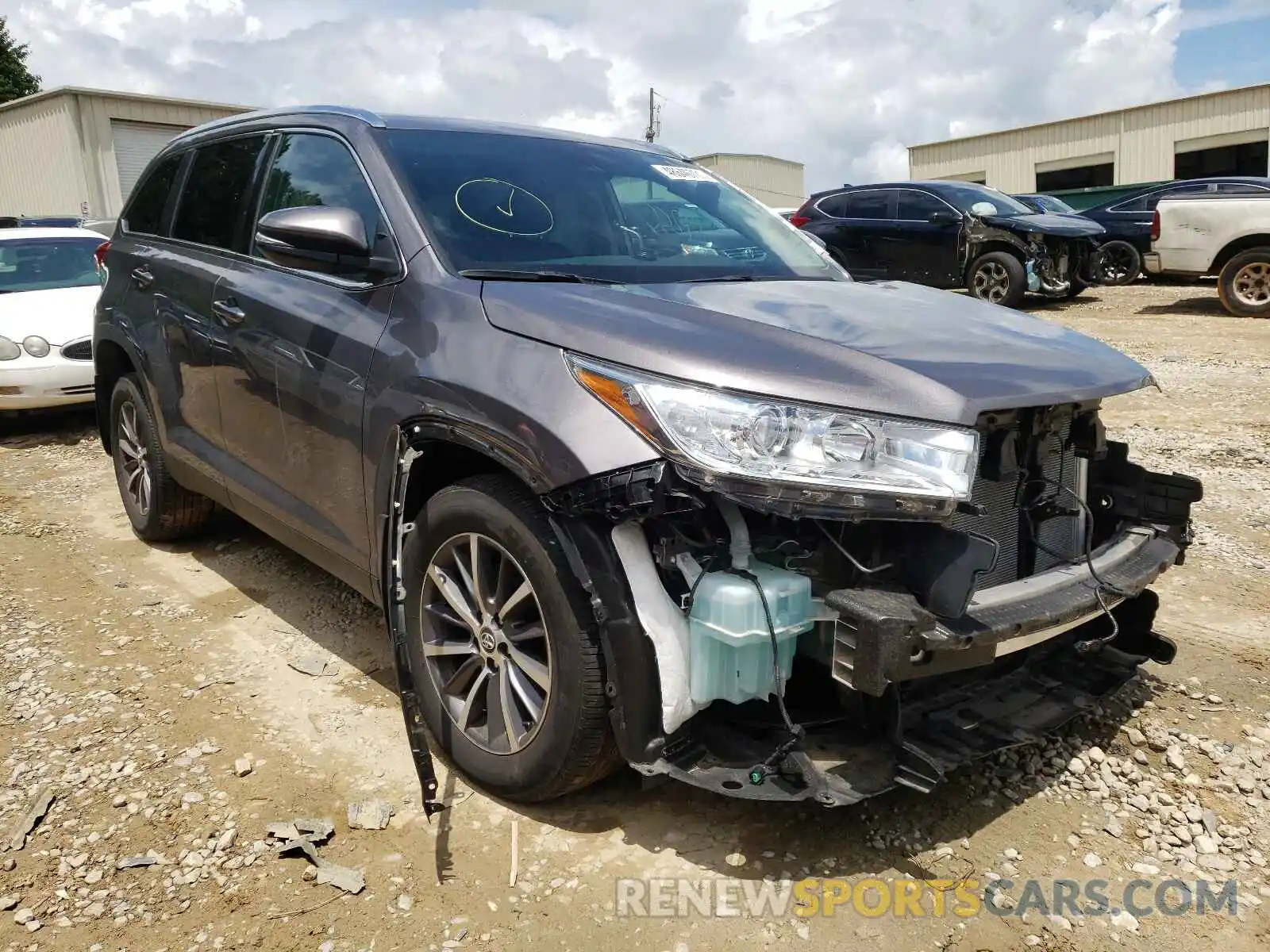 1 Photograph of a damaged car 5TDJZRFH2KS582761 TOYOTA HIGHLANDER 2019