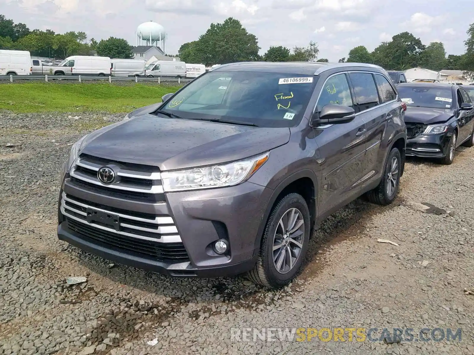 2 Photograph of a damaged car 5TDJZRFH2KS583098 TOYOTA HIGHLANDER 2019