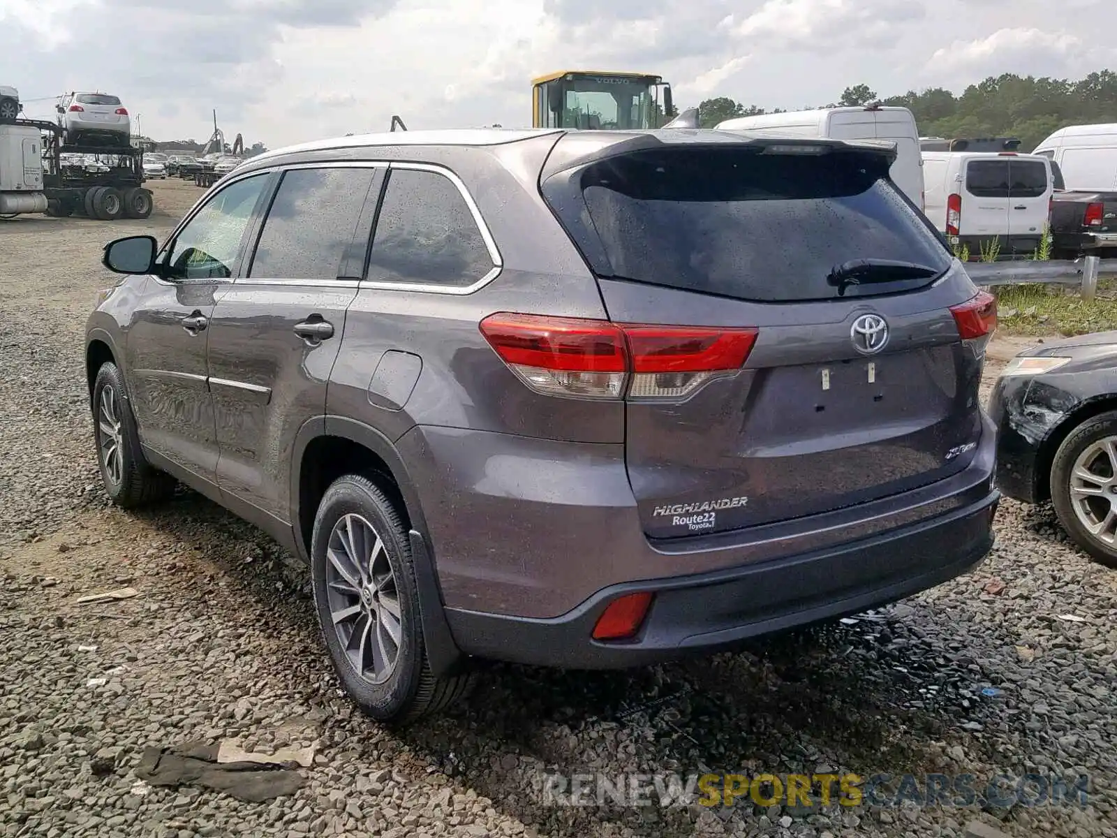 3 Photograph of a damaged car 5TDJZRFH2KS583098 TOYOTA HIGHLANDER 2019