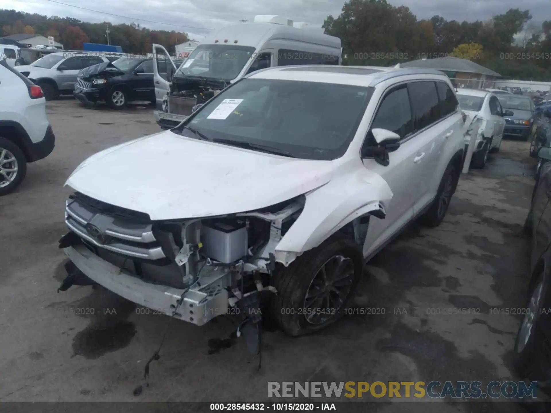 2 Photograph of a damaged car 5TDJZRFH2KS585112 TOYOTA HIGHLANDER 2019