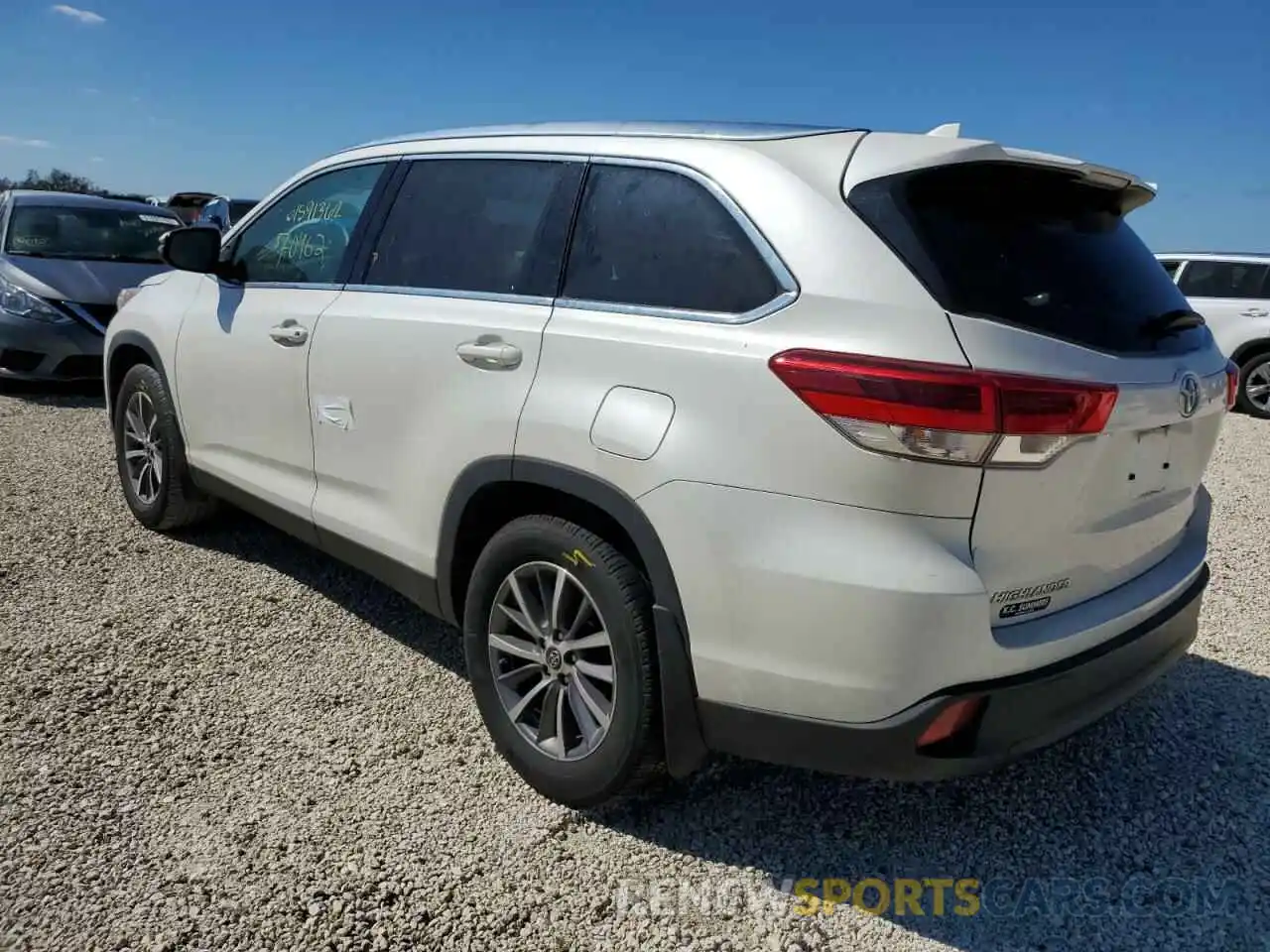 3 Фотография поврежденного автомобиля 5TDJZRFH2KS586373 TOYOTA HIGHLANDER 2019