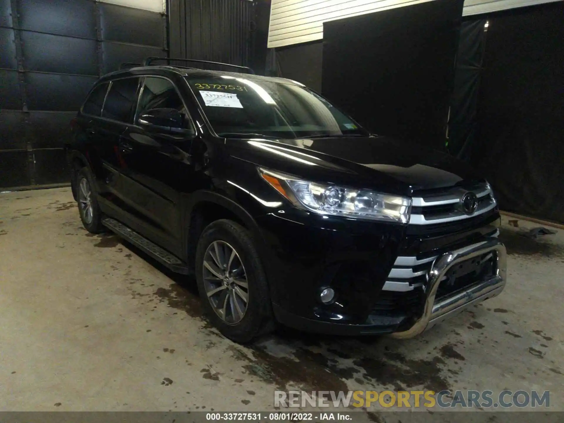 1 Photograph of a damaged car 5TDJZRFH2KS587989 TOYOTA HIGHLANDER 2019