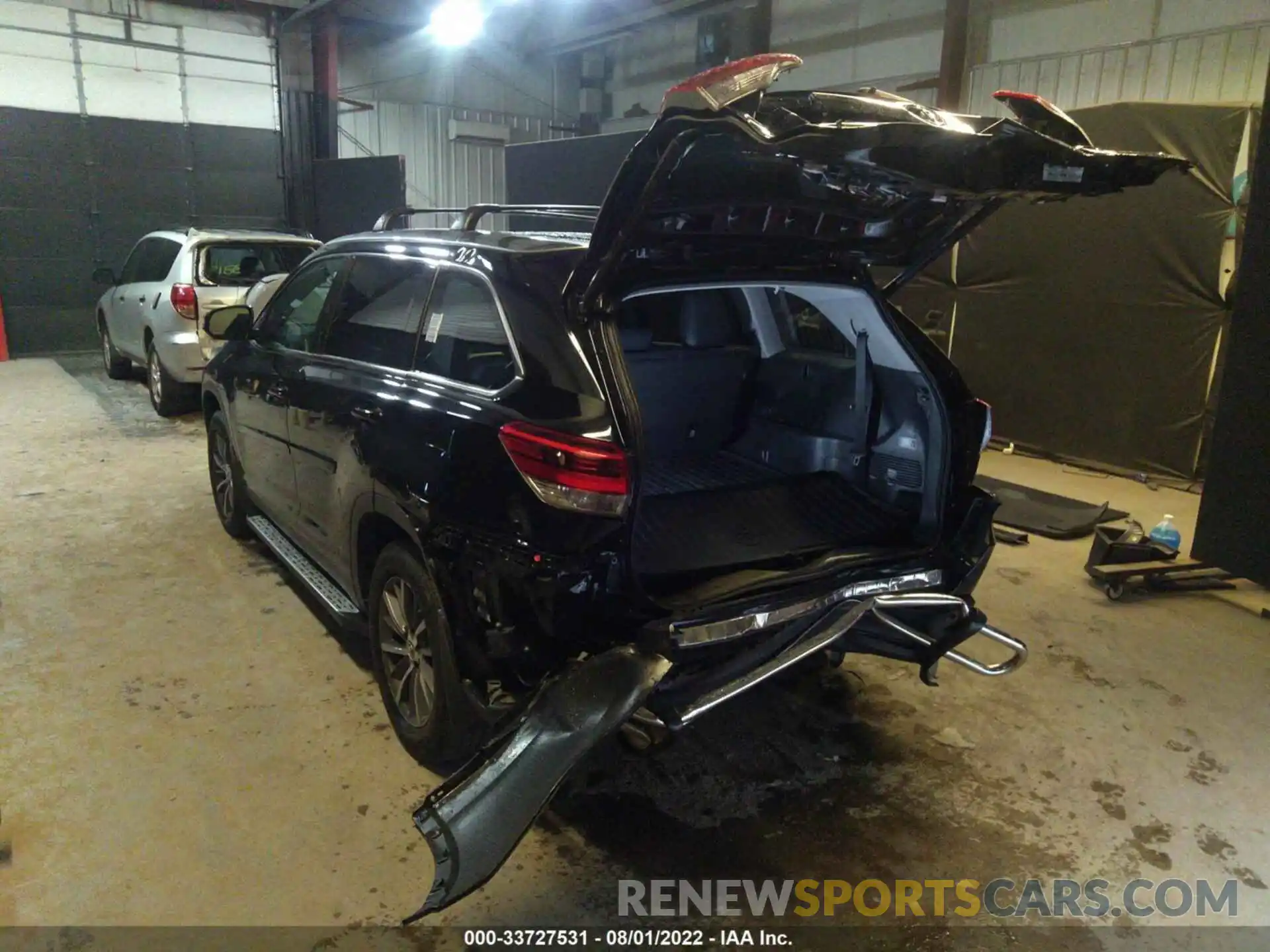 3 Photograph of a damaged car 5TDJZRFH2KS587989 TOYOTA HIGHLANDER 2019