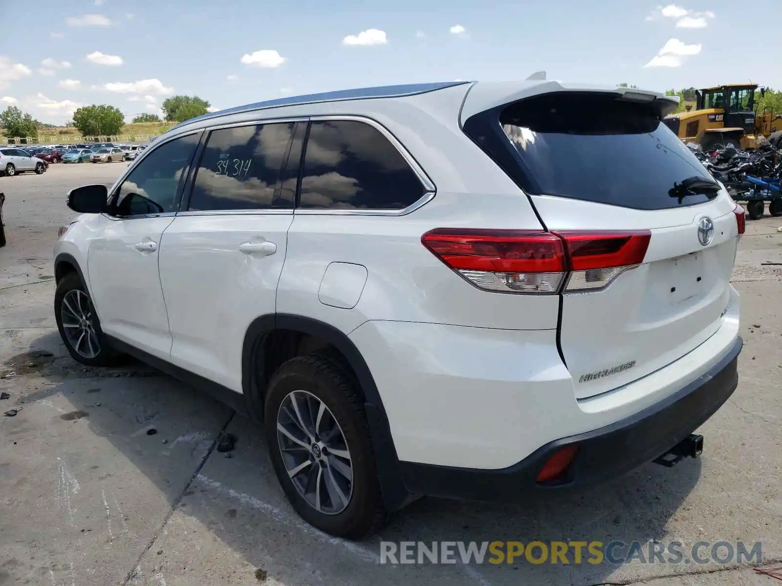 3 Photograph of a damaged car 5TDJZRFH2KS591332 TOYOTA HIGHLANDER 2019