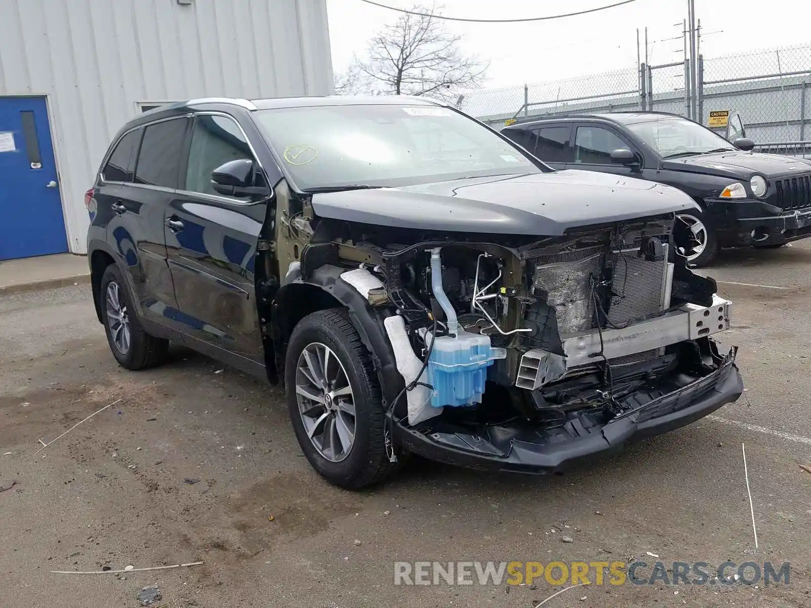 1 Photograph of a damaged car 5TDJZRFH2KS591881 TOYOTA HIGHLANDER 2019