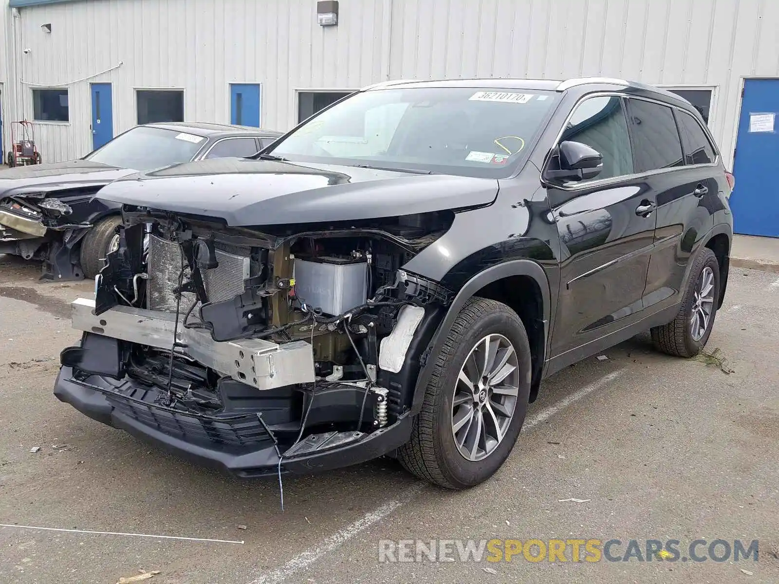 2 Photograph of a damaged car 5TDJZRFH2KS591881 TOYOTA HIGHLANDER 2019