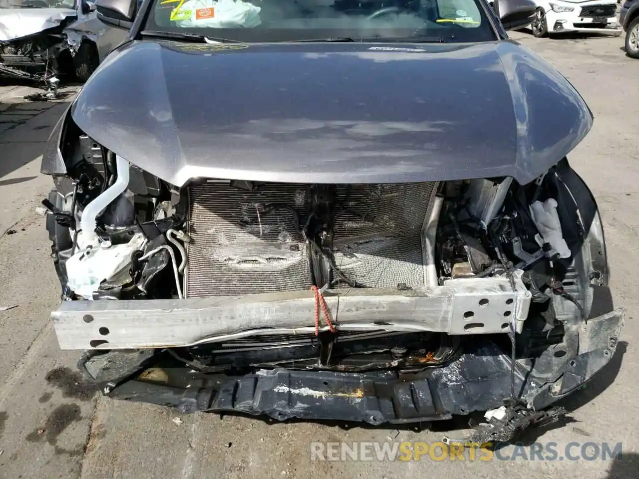 9 Photograph of a damaged car 5TDJZRFH2KS592156 TOYOTA HIGHLANDER 2019