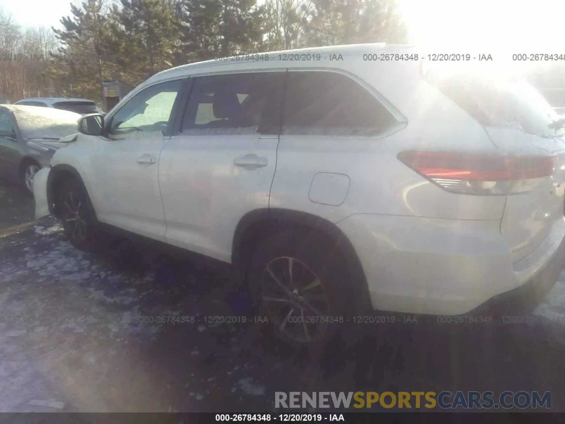 3 Photograph of a damaged car 5TDJZRFH2KS593131 TOYOTA HIGHLANDER 2019