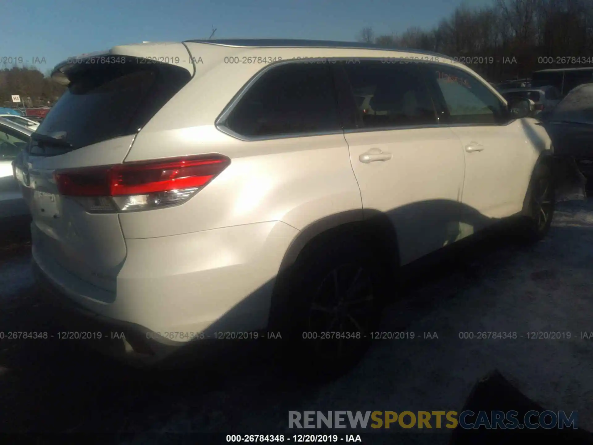 4 Photograph of a damaged car 5TDJZRFH2KS593131 TOYOTA HIGHLANDER 2019