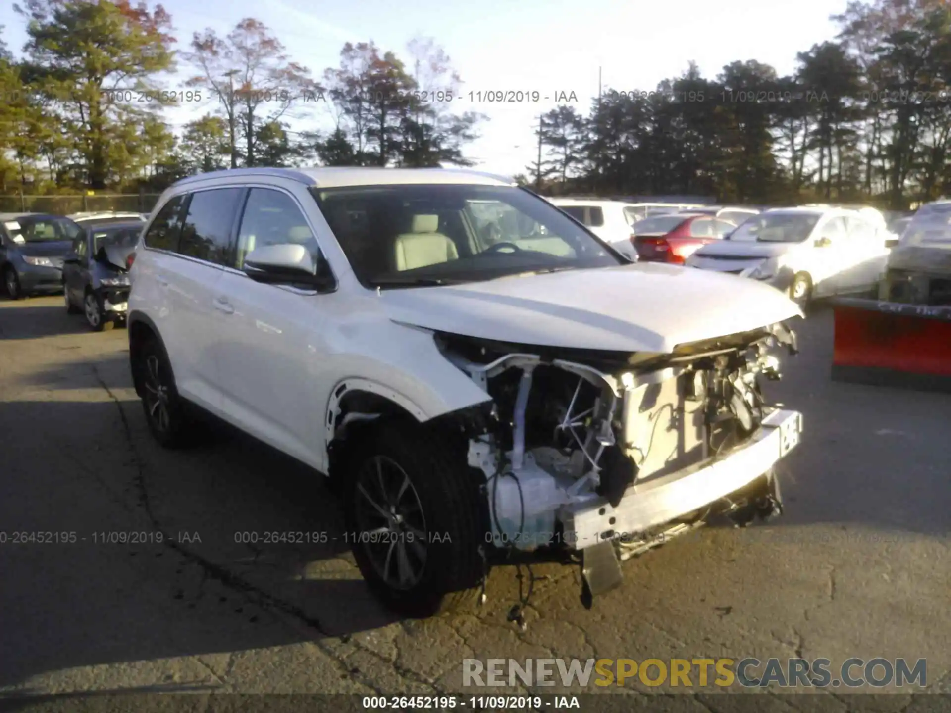 1 Photograph of a damaged car 5TDJZRFH2KS594036 TOYOTA HIGHLANDER 2019