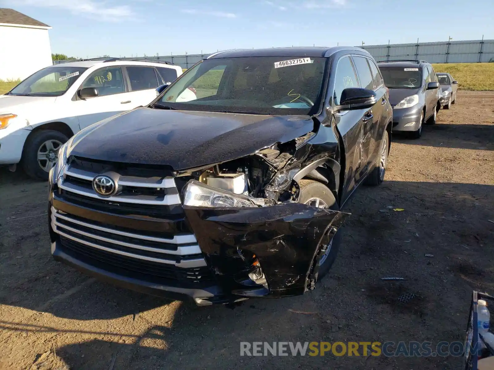 2 Photograph of a damaged car 5TDJZRFH2KS594537 TOYOTA HIGHLANDER 2019