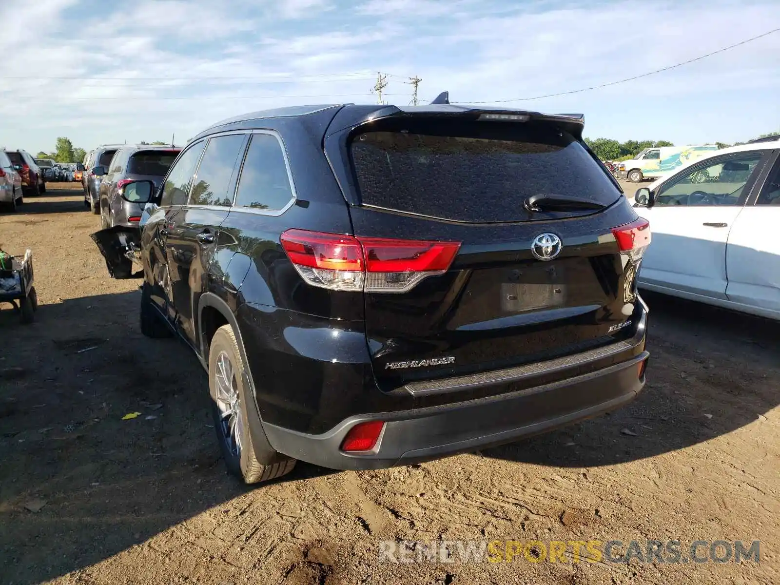 3 Фотография поврежденного автомобиля 5TDJZRFH2KS594537 TOYOTA HIGHLANDER 2019