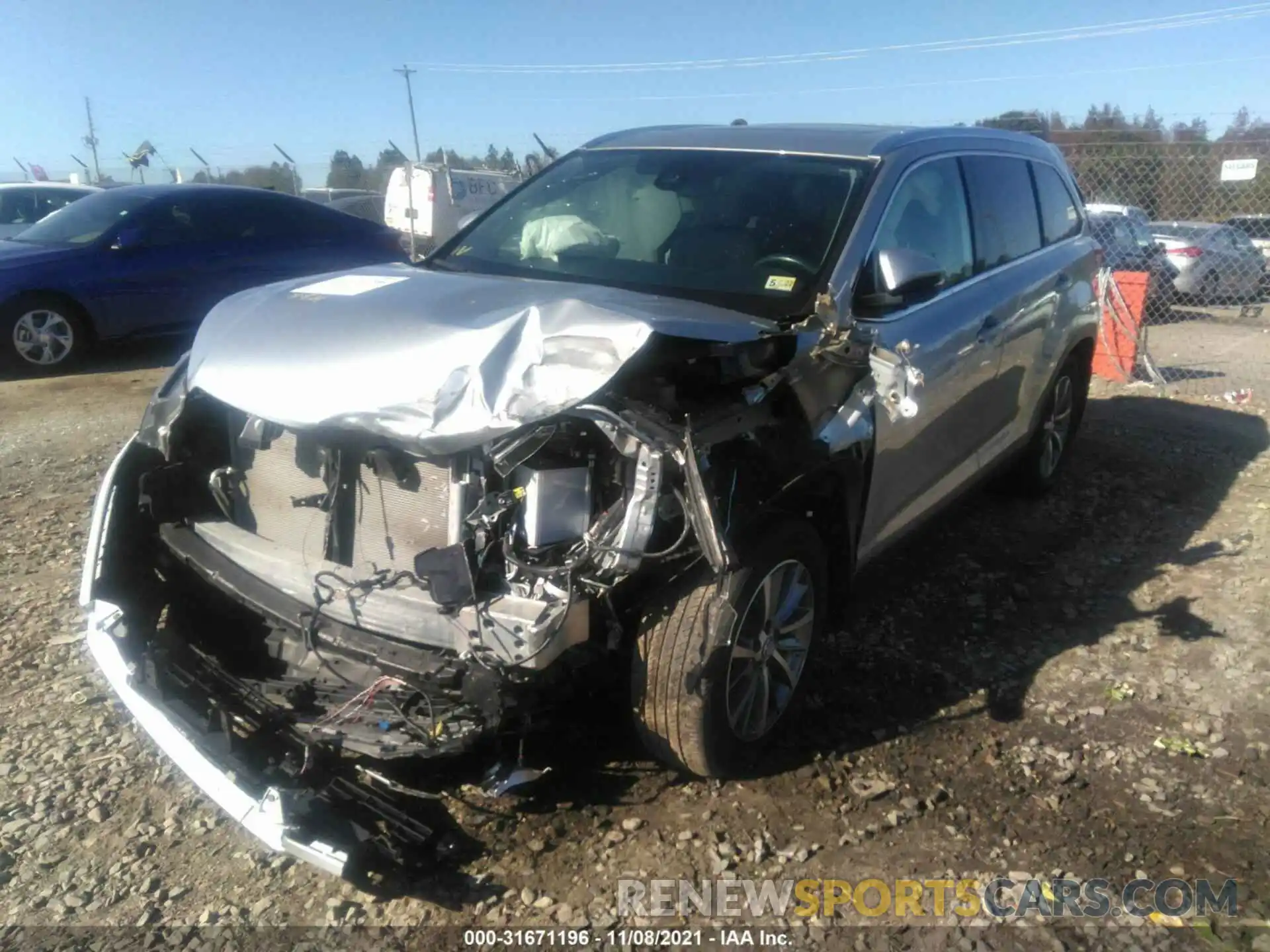 2 Photograph of a damaged car 5TDJZRFH2KS596806 TOYOTA HIGHLANDER 2019