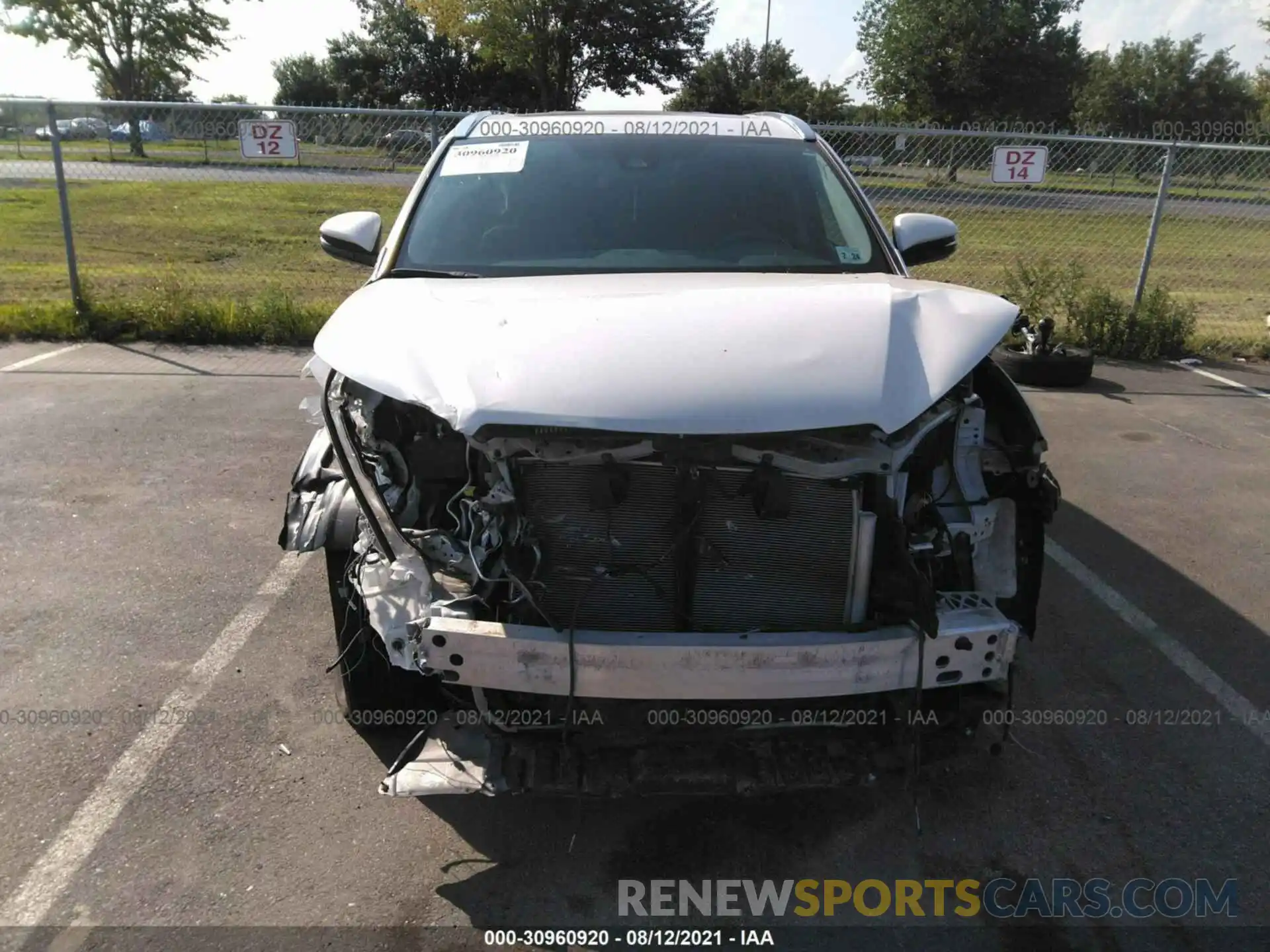 6 Photograph of a damaged car 5TDJZRFH2KS599494 TOYOTA HIGHLANDER 2019