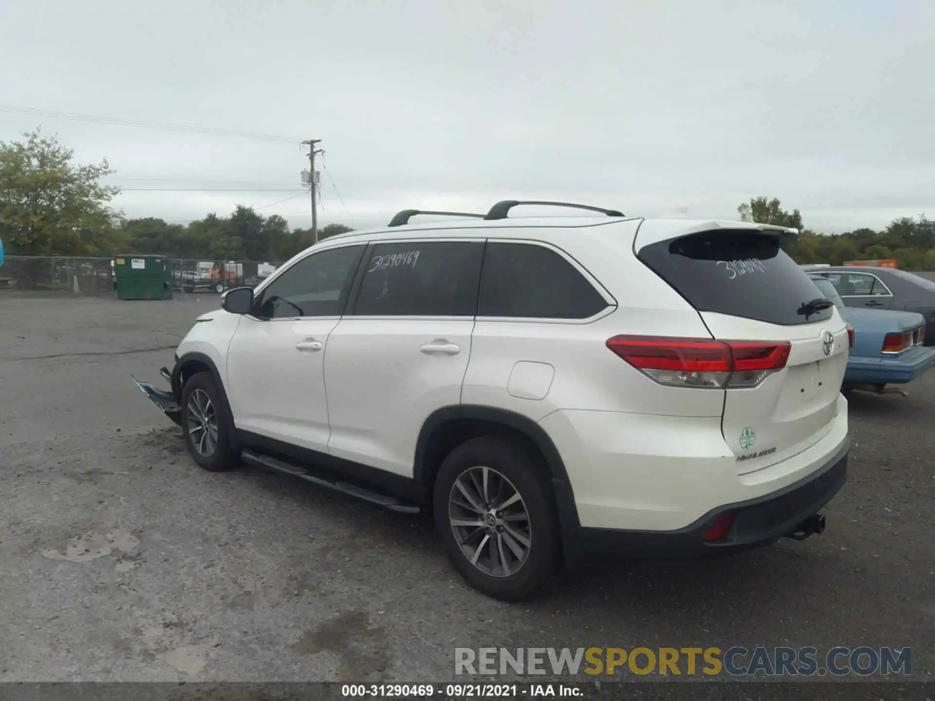 3 Photograph of a damaged car 5TDJZRFH2KS599561 TOYOTA HIGHLANDER 2019