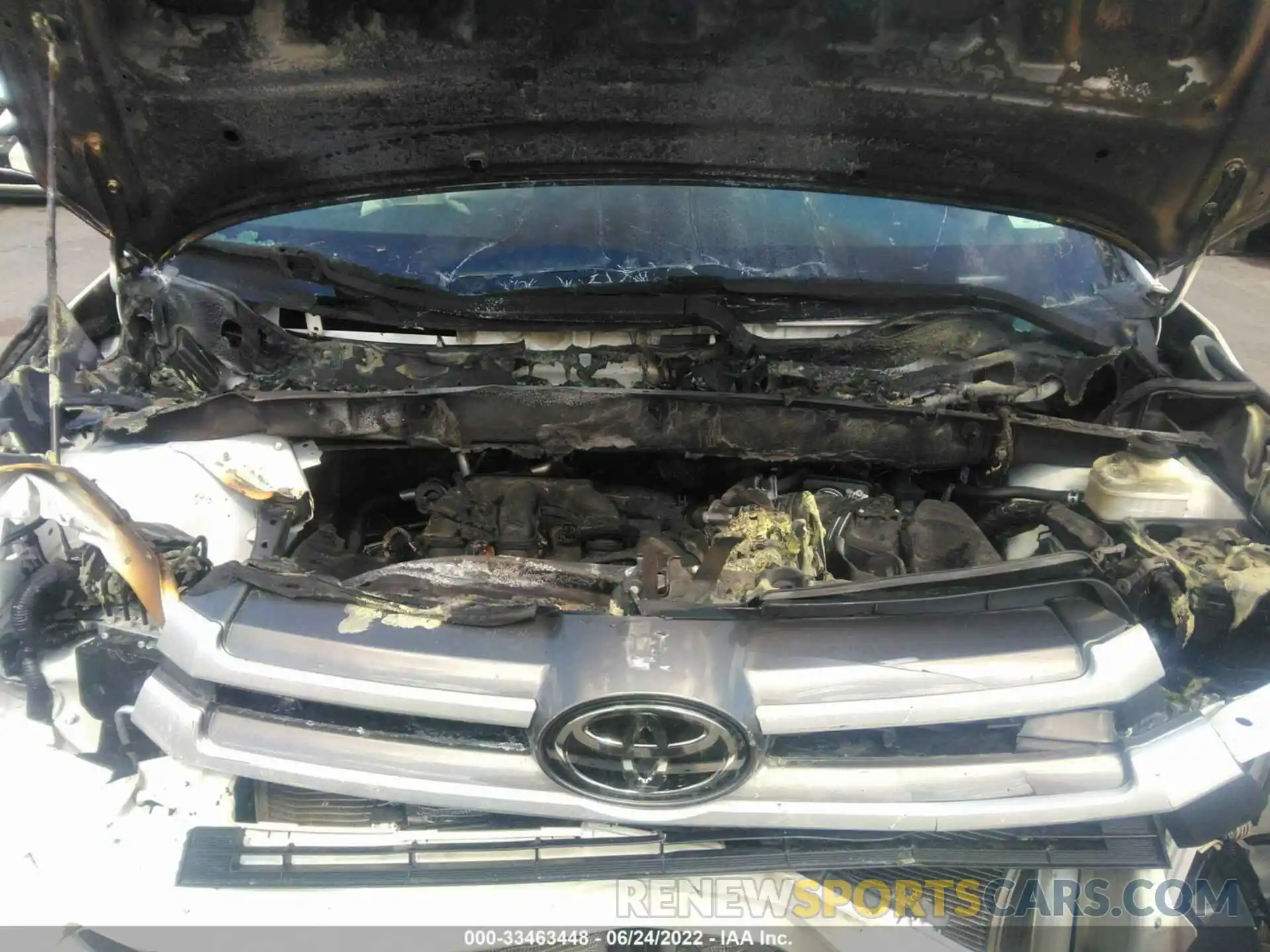 10 Photograph of a damaged car 5TDJZRFH2KS601423 TOYOTA HIGHLANDER 2019