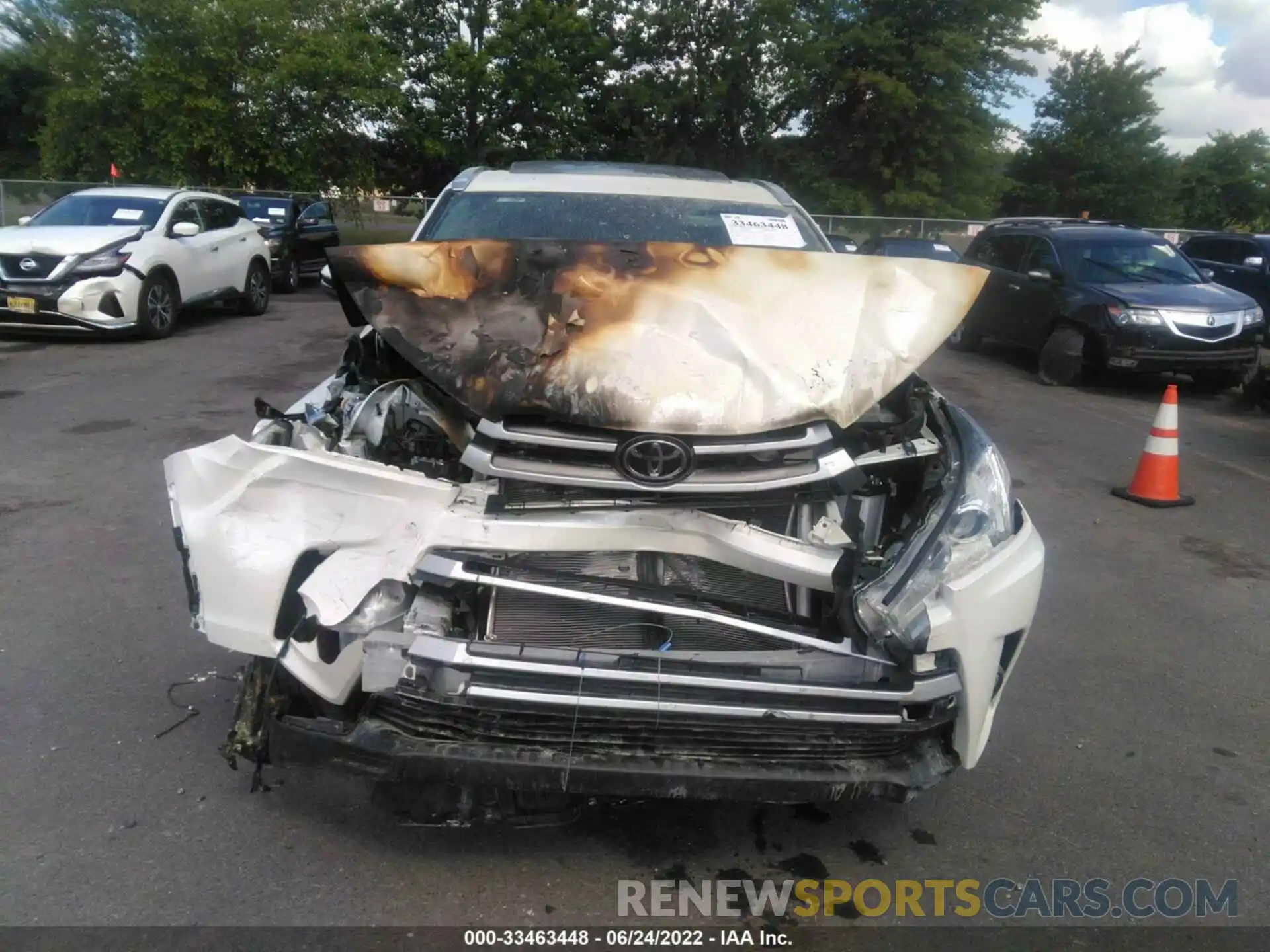 6 Photograph of a damaged car 5TDJZRFH2KS601423 TOYOTA HIGHLANDER 2019