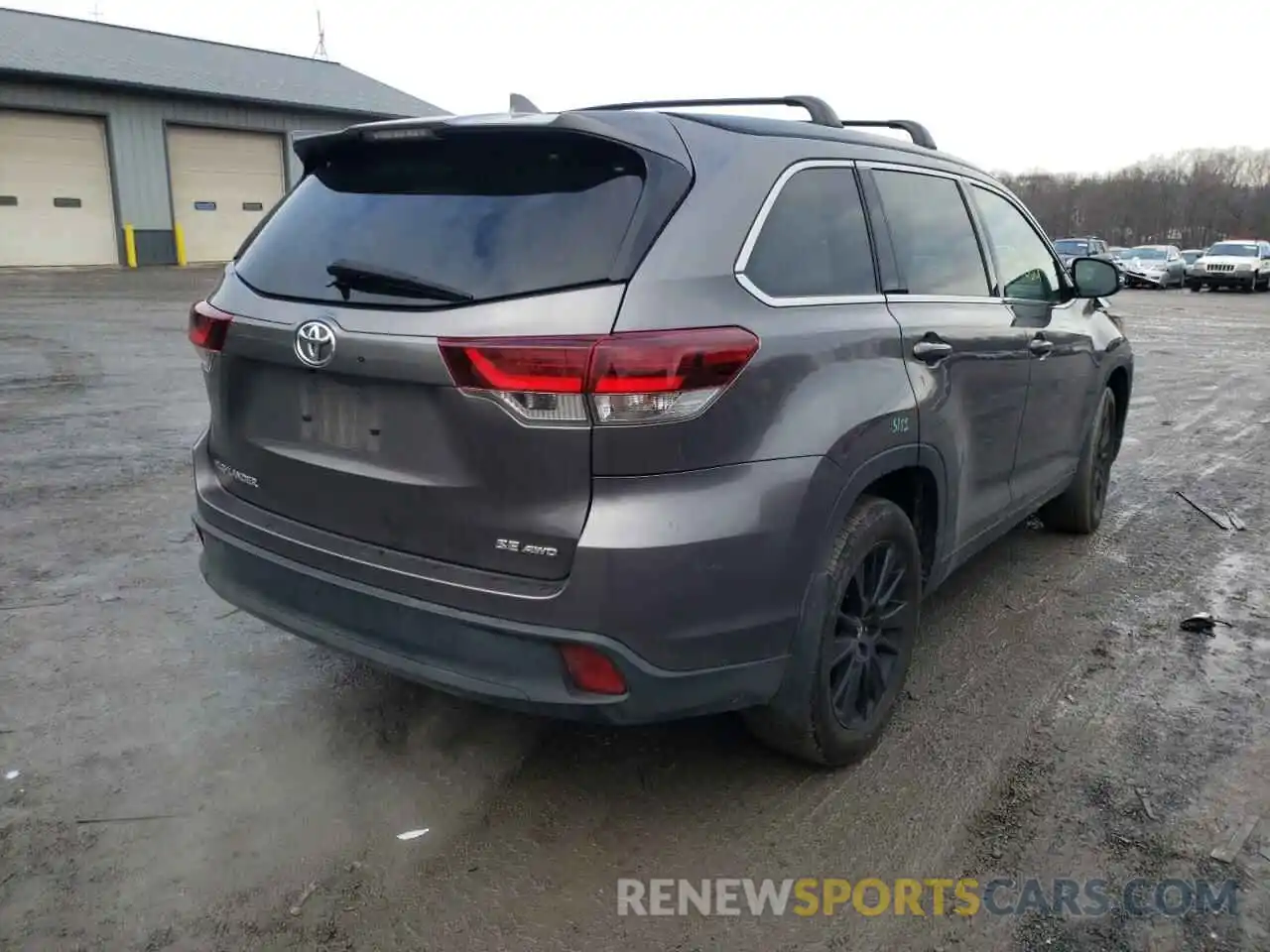 4 Photograph of a damaged car 5TDJZRFH2KS603981 TOYOTA HIGHLANDER 2019