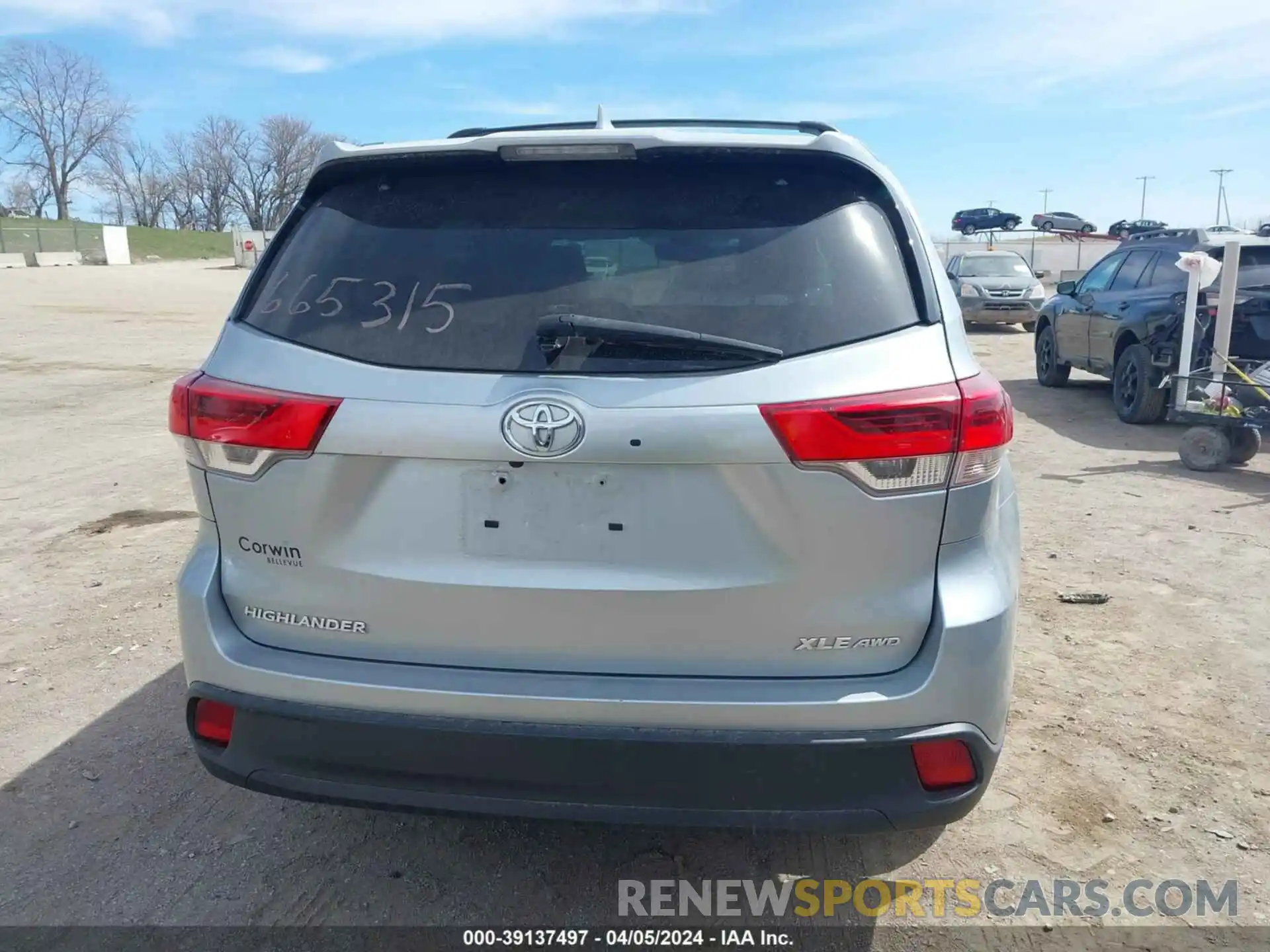 15 Photograph of a damaged car 5TDJZRFH2KS611529 TOYOTA HIGHLANDER 2019