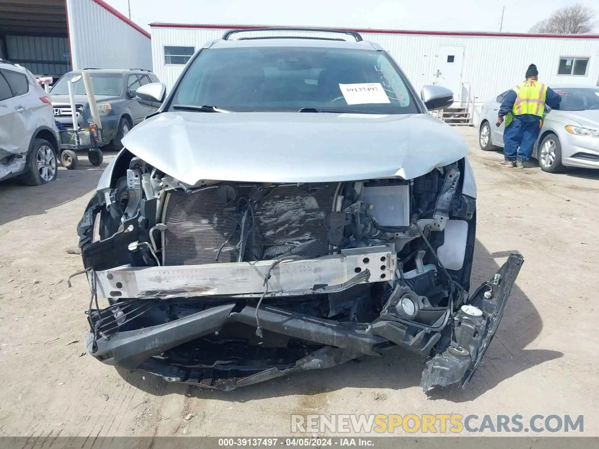 6 Photograph of a damaged car 5TDJZRFH2KS611529 TOYOTA HIGHLANDER 2019