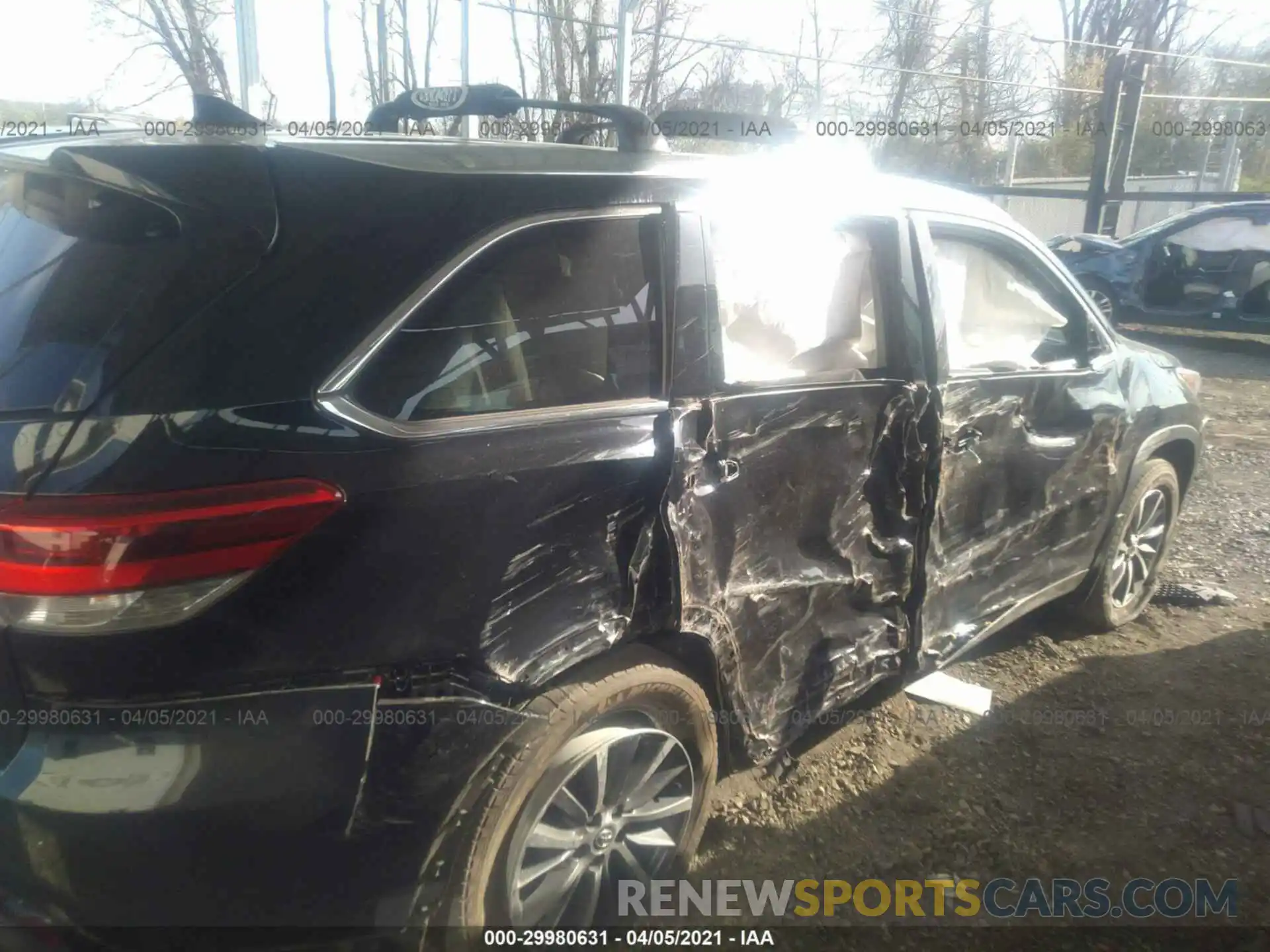 6 Photograph of a damaged car 5TDJZRFH2KS611613 TOYOTA HIGHLANDER 2019