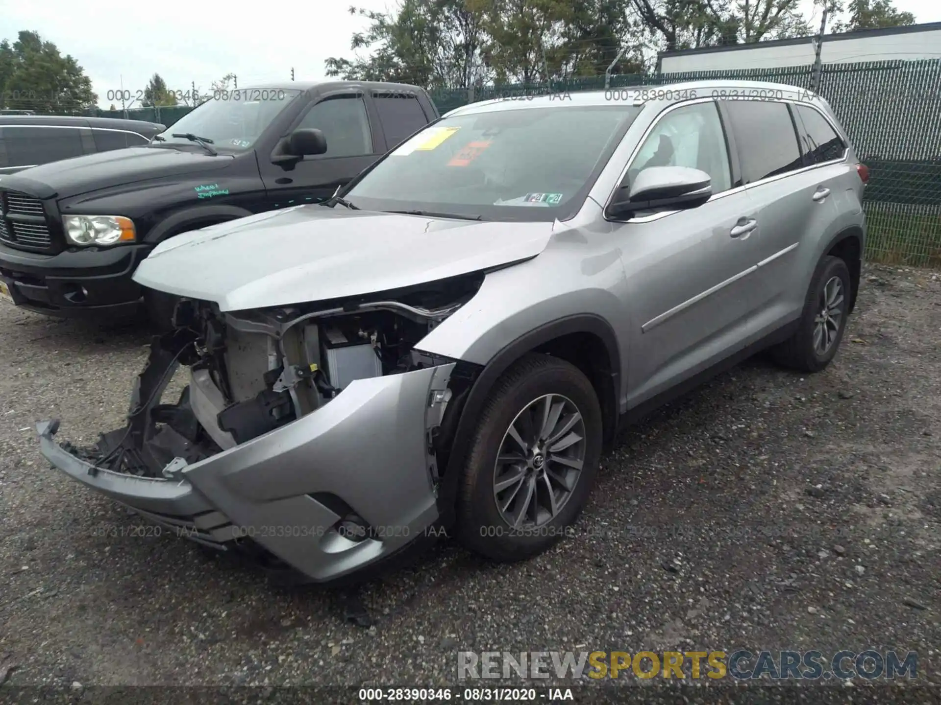 2 Photograph of a damaged car 5TDJZRFH2KS611661 TOYOTA HIGHLANDER 2019