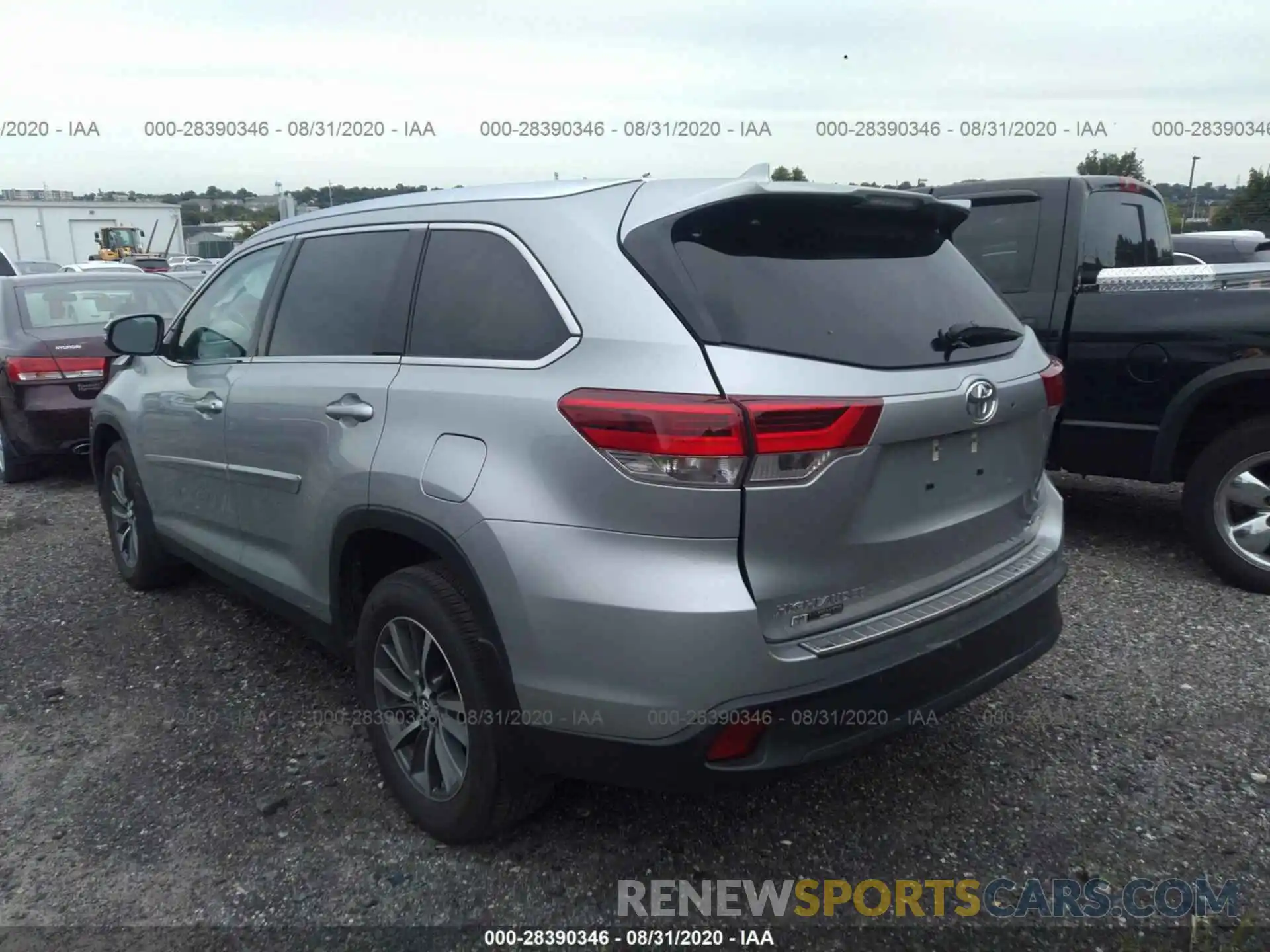 3 Photograph of a damaged car 5TDJZRFH2KS611661 TOYOTA HIGHLANDER 2019