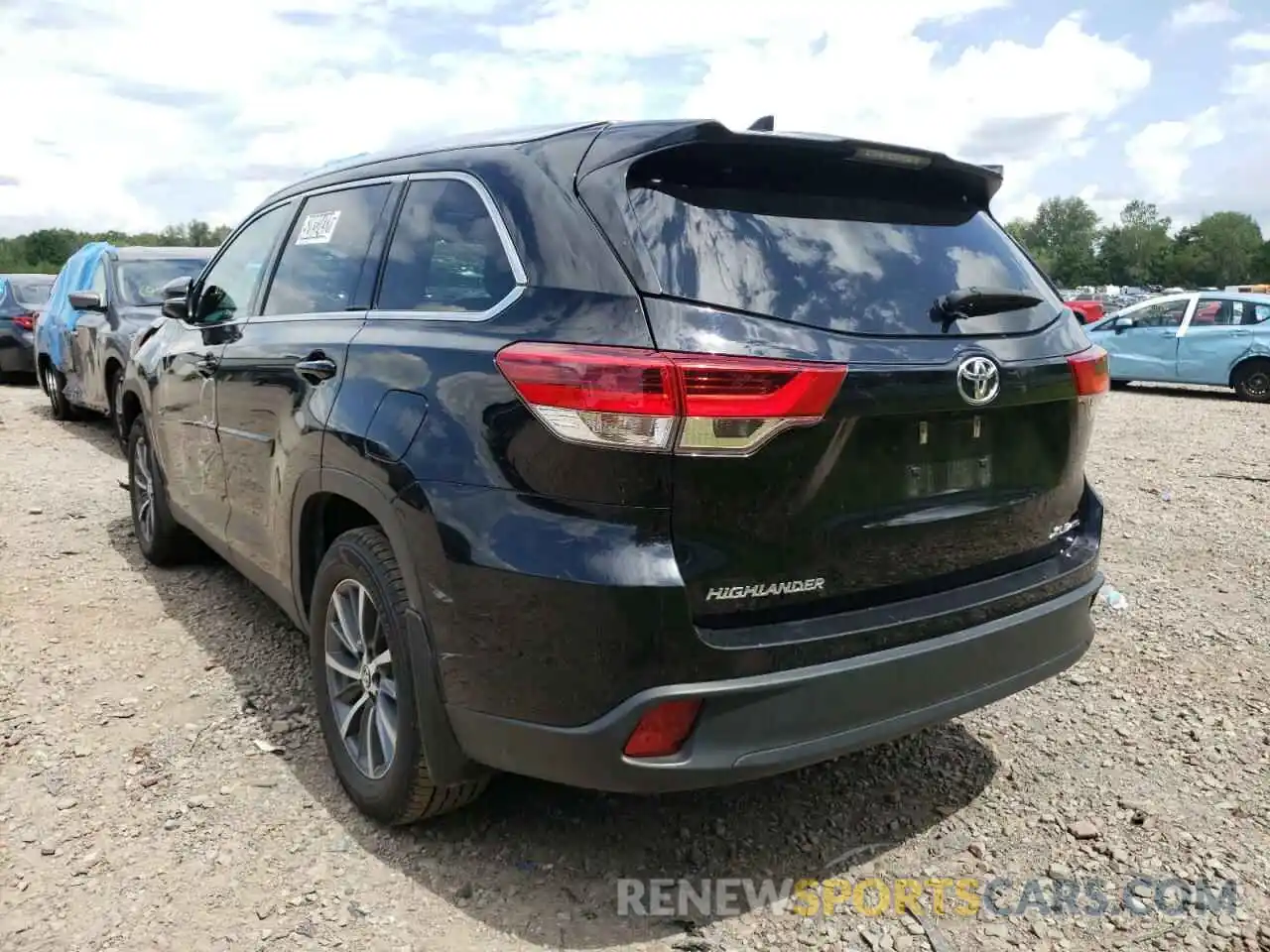 3 Photograph of a damaged car 5TDJZRFH2KS613460 TOYOTA HIGHLANDER 2019