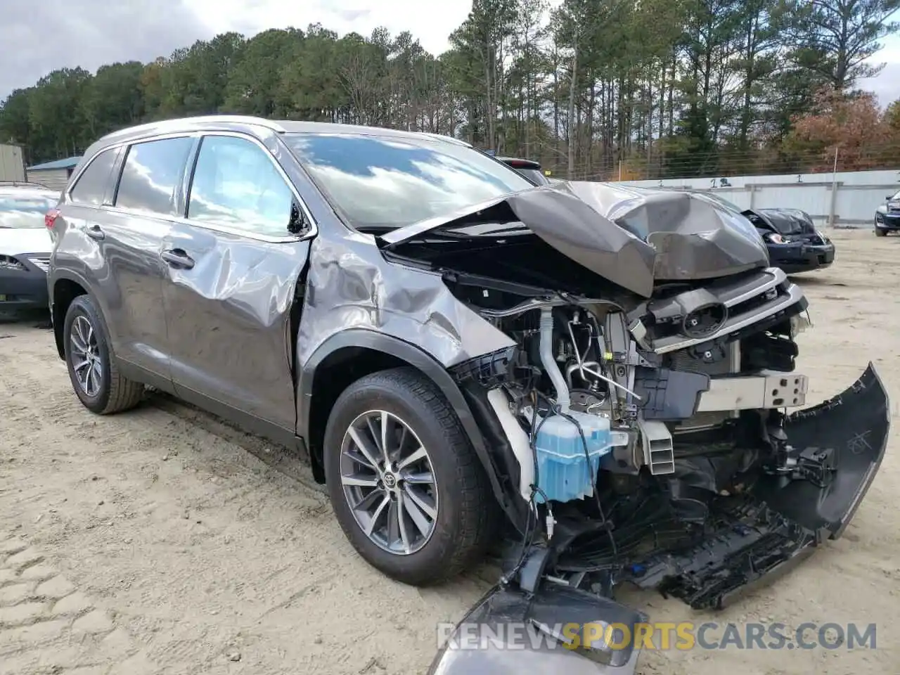 1 Photograph of a damaged car 5TDJZRFH2KS613491 TOYOTA HIGHLANDER 2019