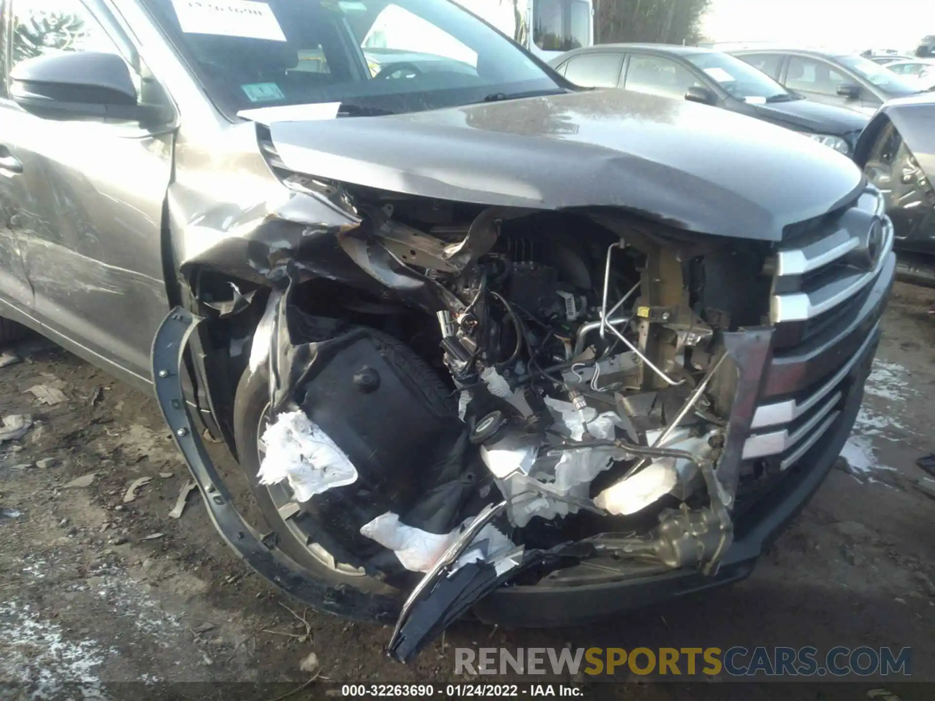 6 Photograph of a damaged car 5TDJZRFH2KS615404 TOYOTA HIGHLANDER 2019