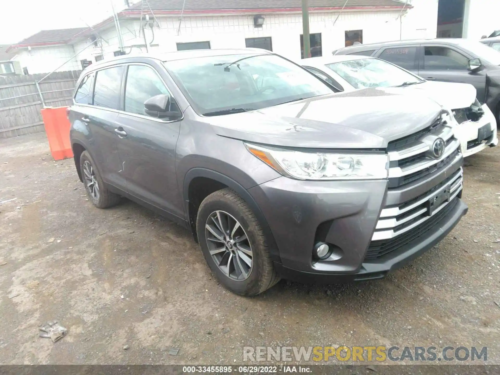 1 Photograph of a damaged car 5TDJZRFH2KS619551 TOYOTA HIGHLANDER 2019